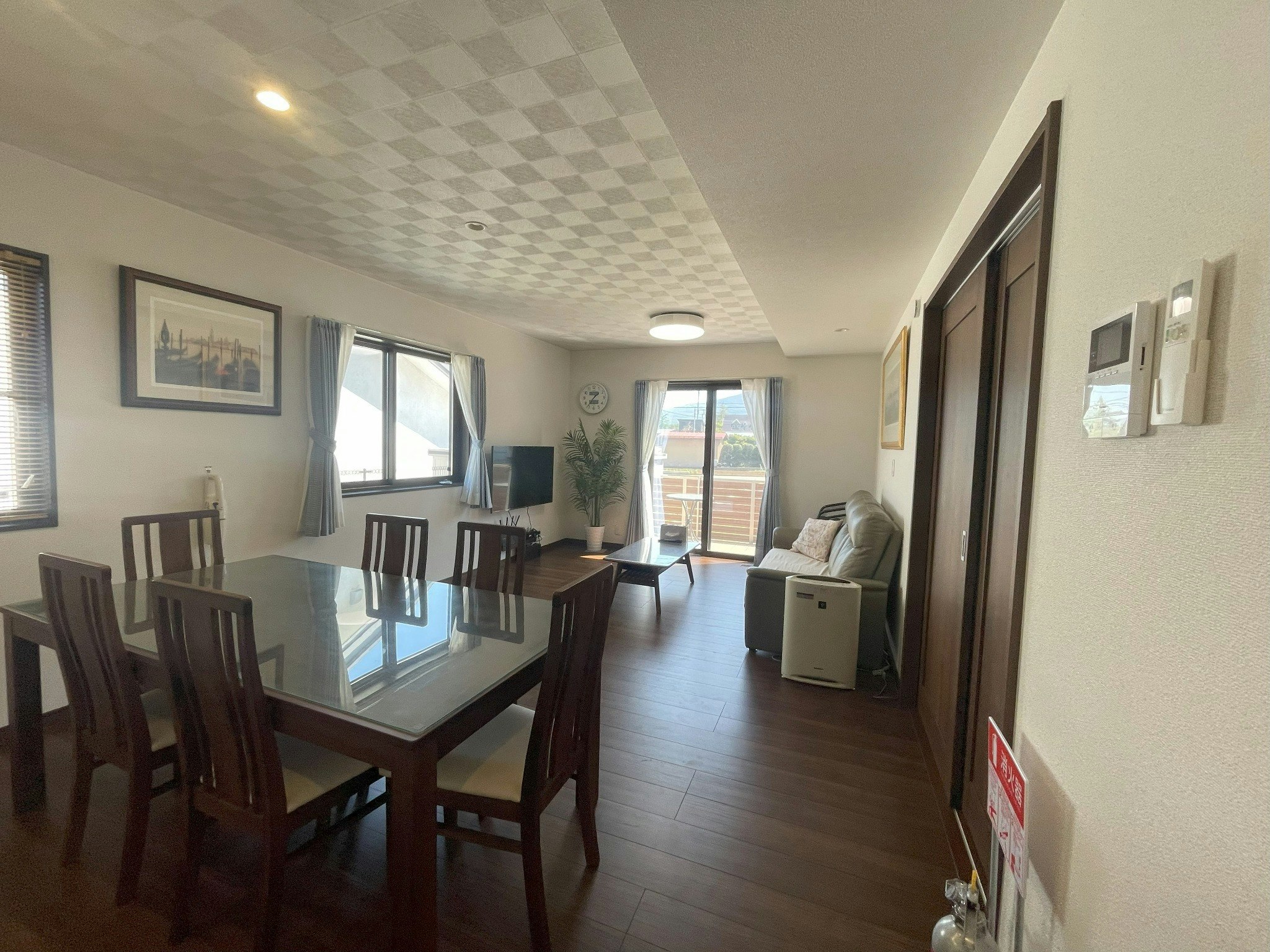 120平米(4LDK) +屋根裏|河口湖駅、ショッピングセンター徒歩6分|ガス乾燥機あり