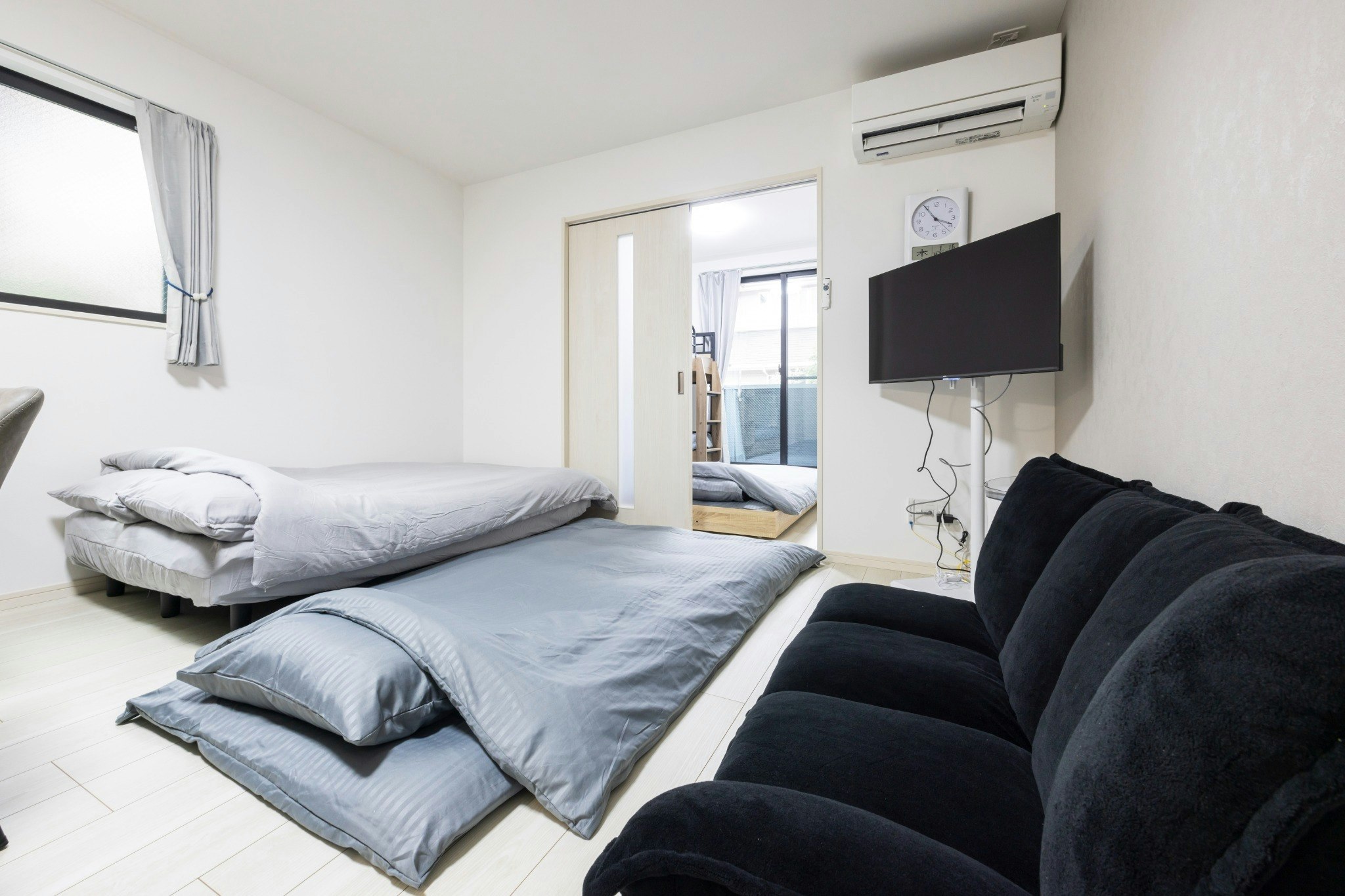 伊万里駅徒歩7分!最大6名、家族やグループで滞在可能。駐車場付き/ヴィレッタ伊万里駅前III104号