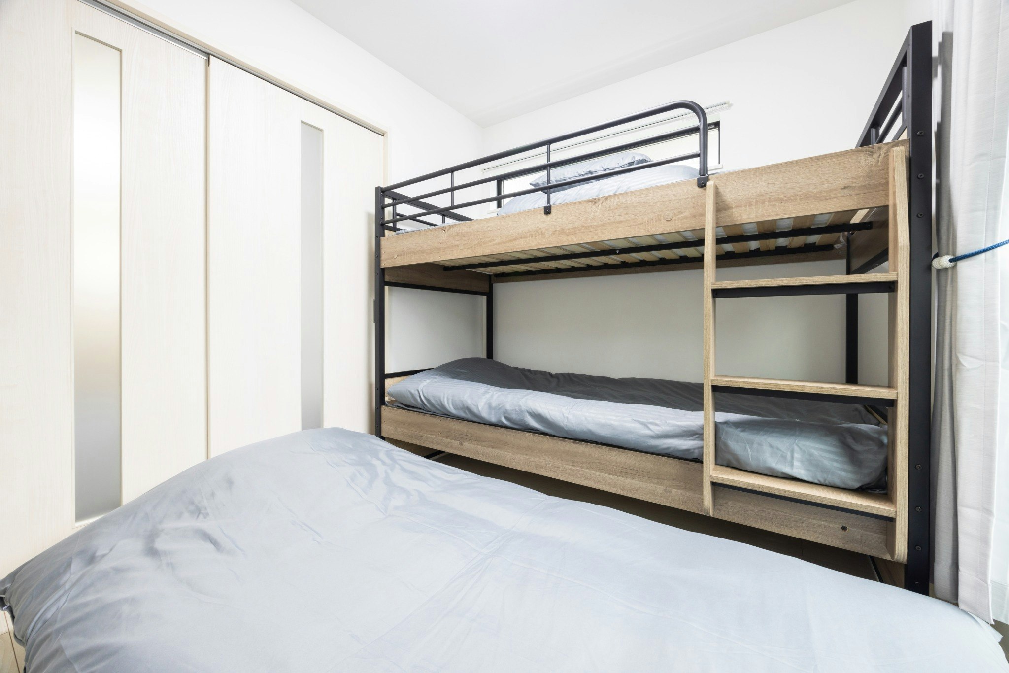 伊万里駅徒歩7分!最大6名、家族やグループで滞在可能。駐車場付き/ヴィレッタ伊万里駅前III104号