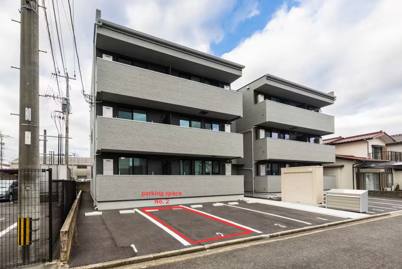 伊万里駅徒歩7分!最大6名、家族やグループで滞在可能。駐車場付き/ヴィレッタ伊万里駅前III104号