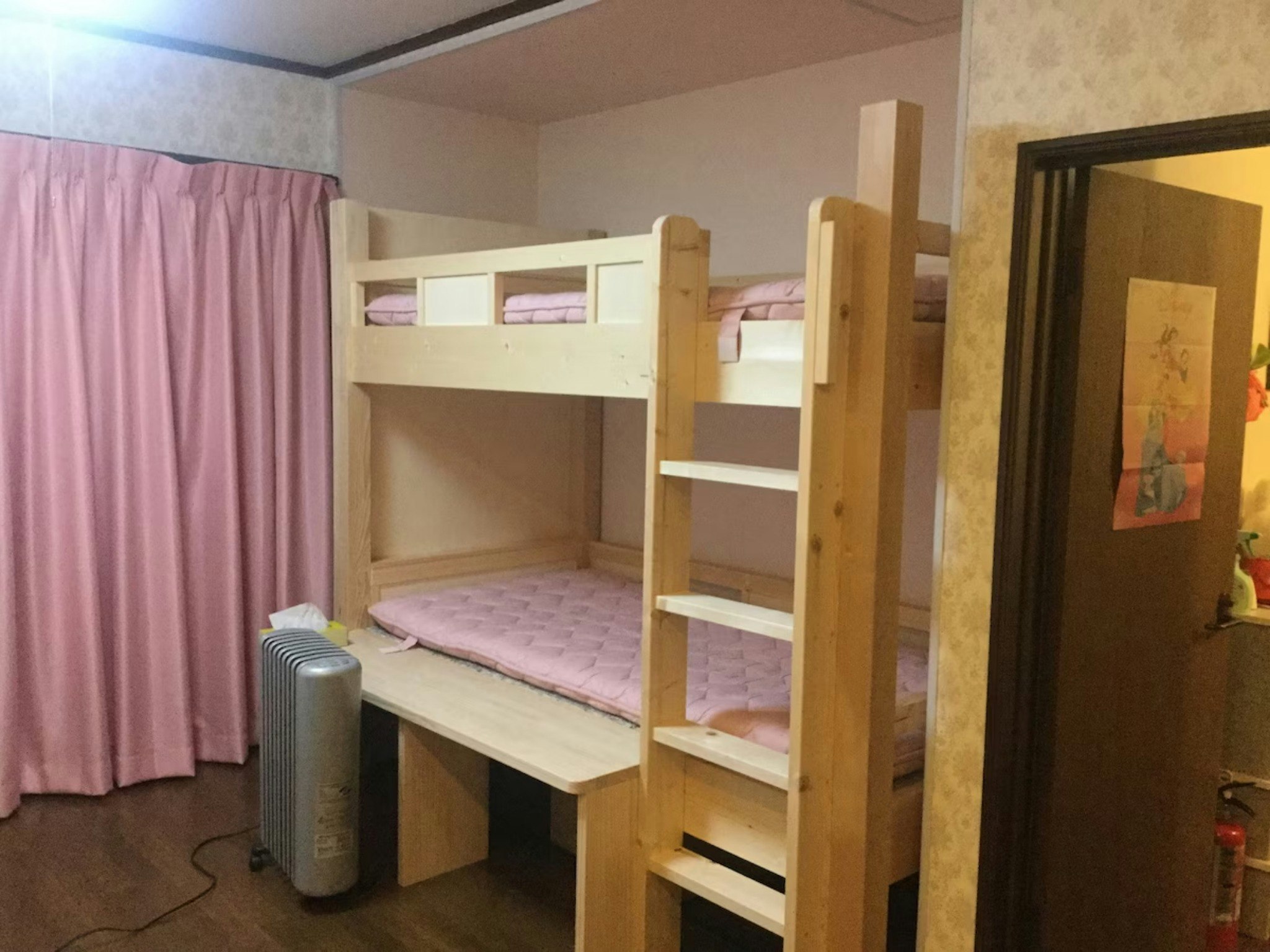 【禁煙】個室2車で送迎可/小型犬のみOK/男性1人のみの受け入れ不可