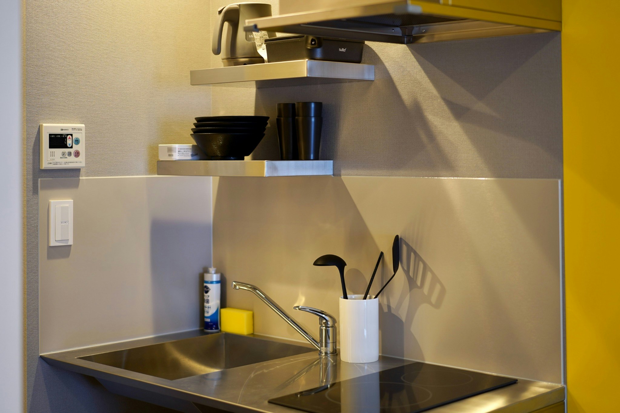 3シングル1ソファルーム