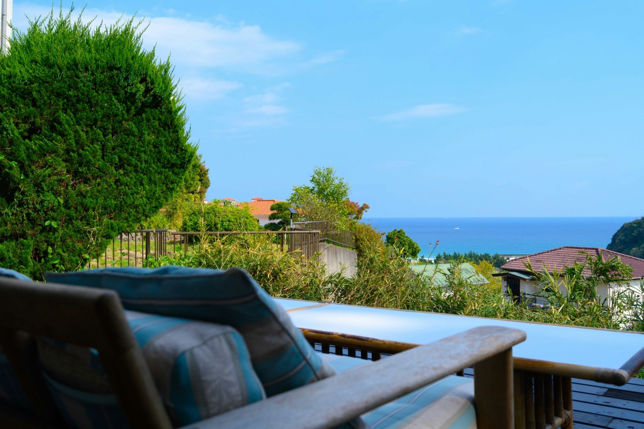 海の見えるウッドデッキ付き別荘 Ocean view vacation house 