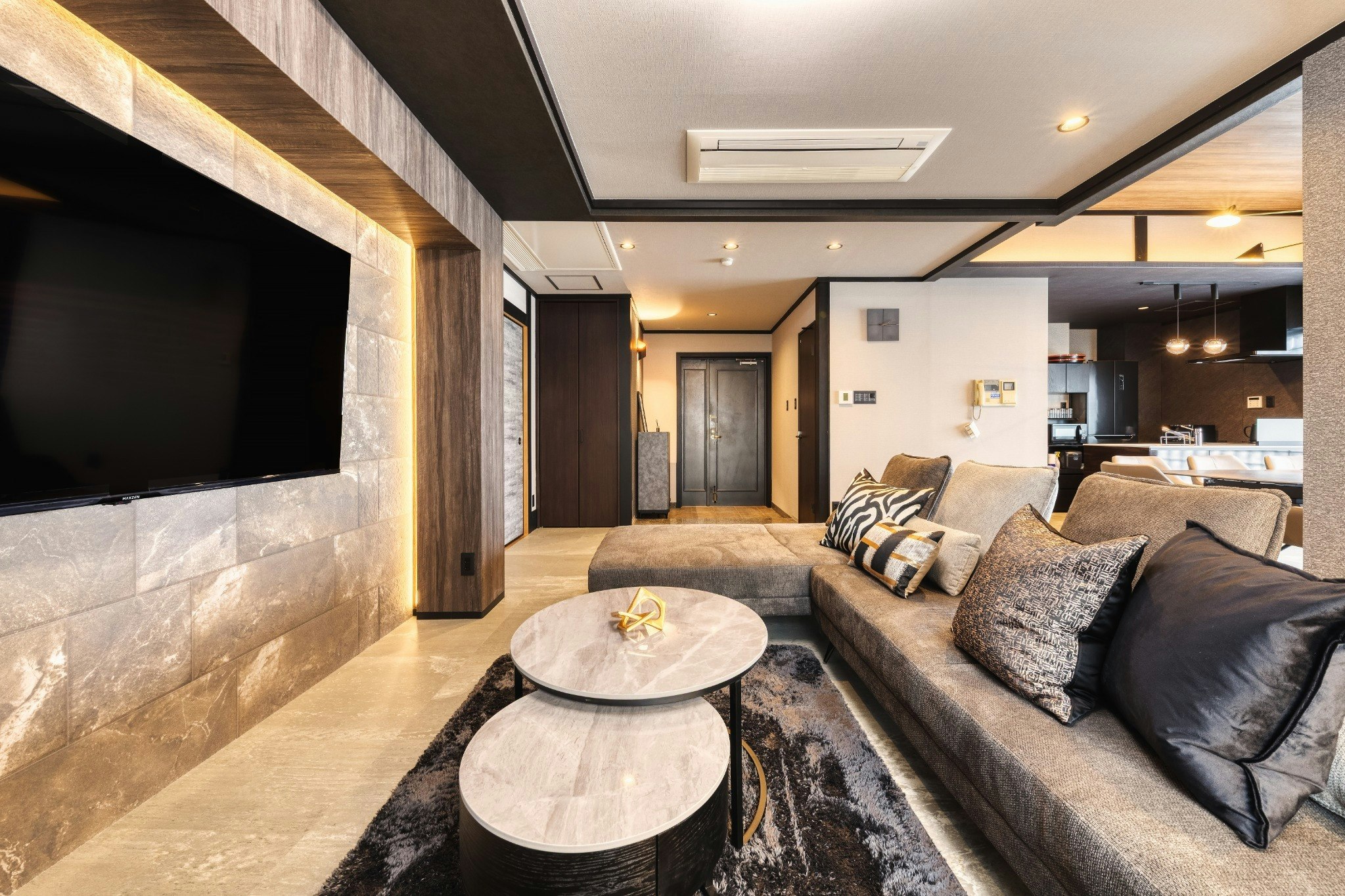 【貸切】地下鉄駅から徒歩4分 シャワー2 トイレ2     広い屋上テラス付き