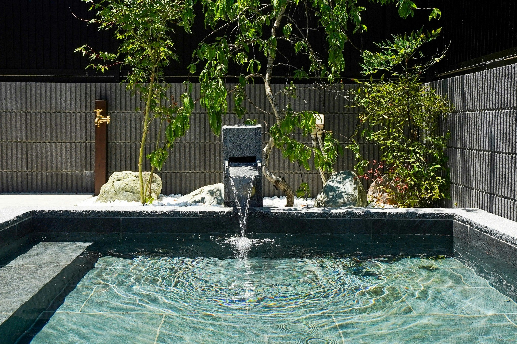 寝室4つでプライベート空間も確保/グループ・家族旅行にも最適