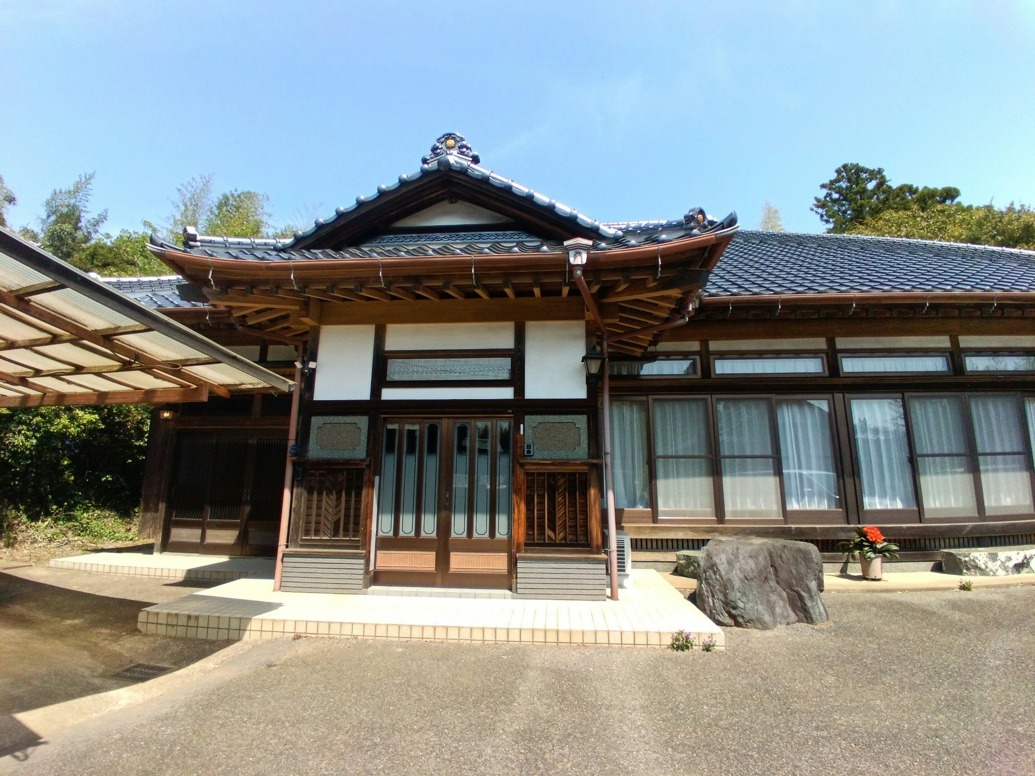 成田空港車で20分/ゆとりある造り164平米7名まで/無料駐車場3台まで