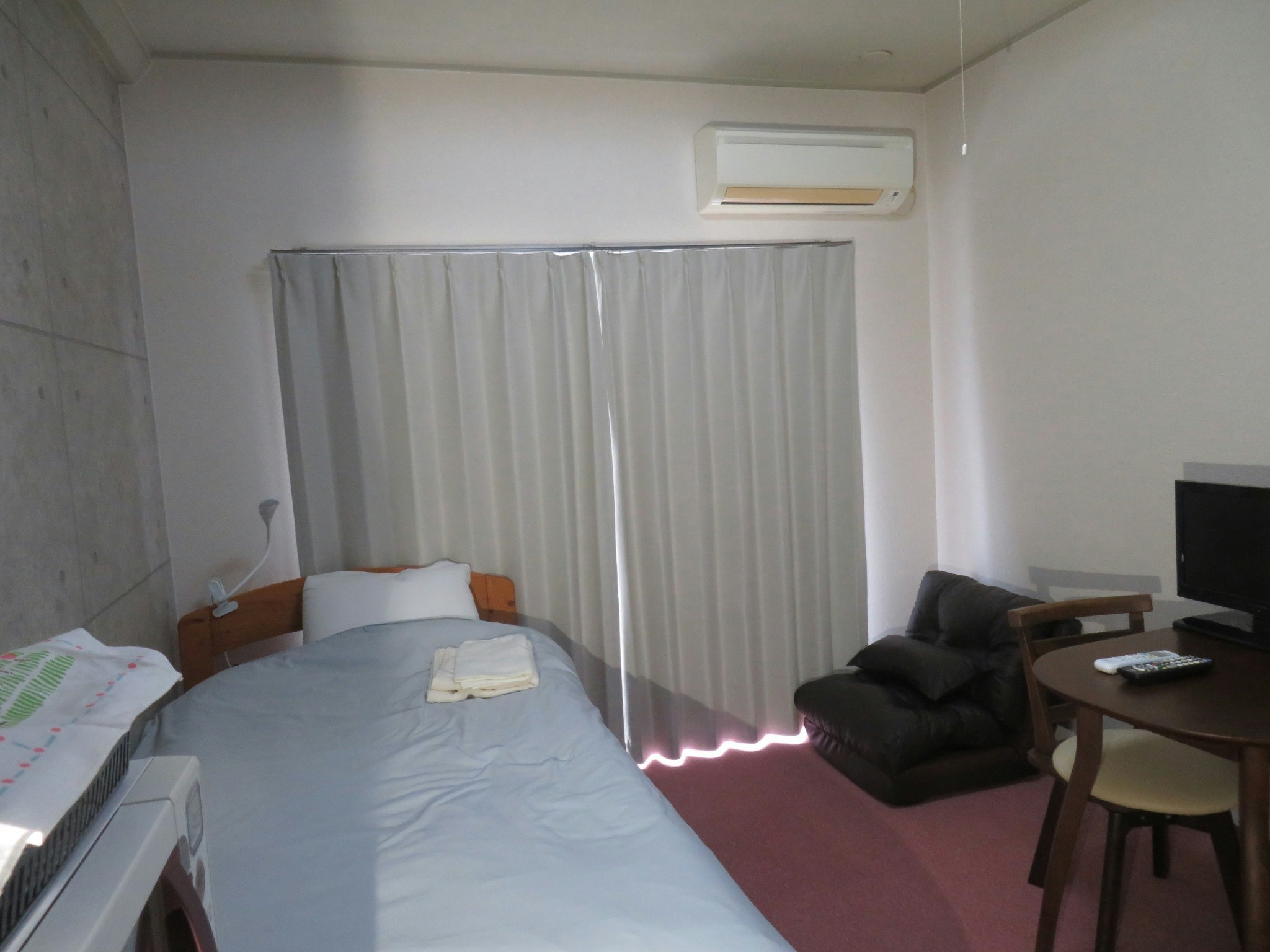 さぬき市 Vacation Rental シングルベット1台&ソファベット1~2名 南棟101 