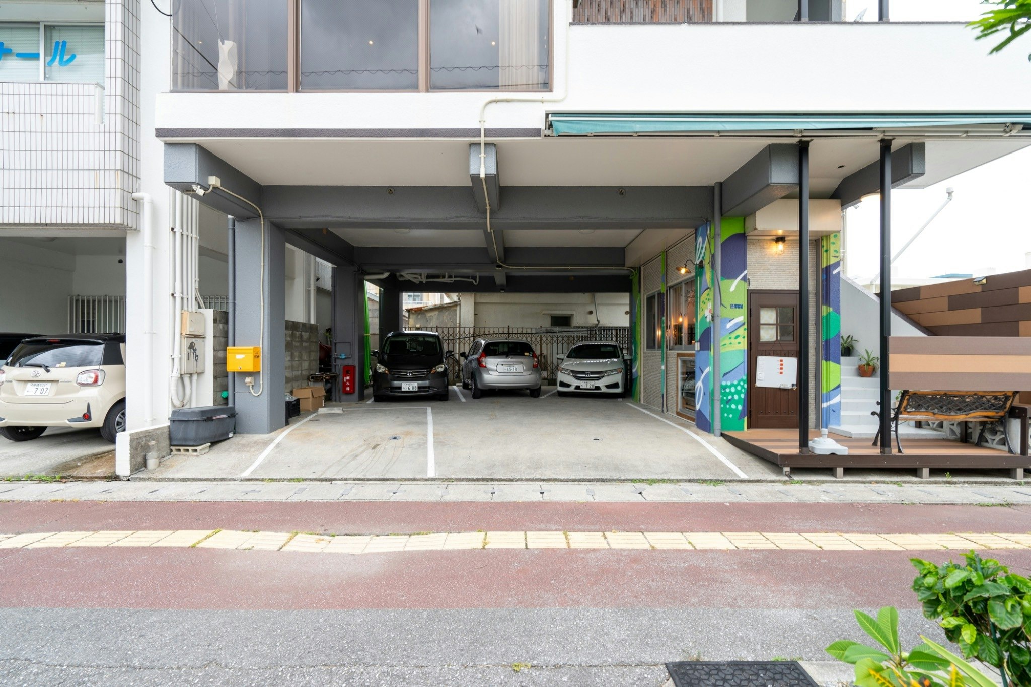 広々大人ワンルーム/7人まで追加人数無料/駐車場無料/飲食店多数/海近く