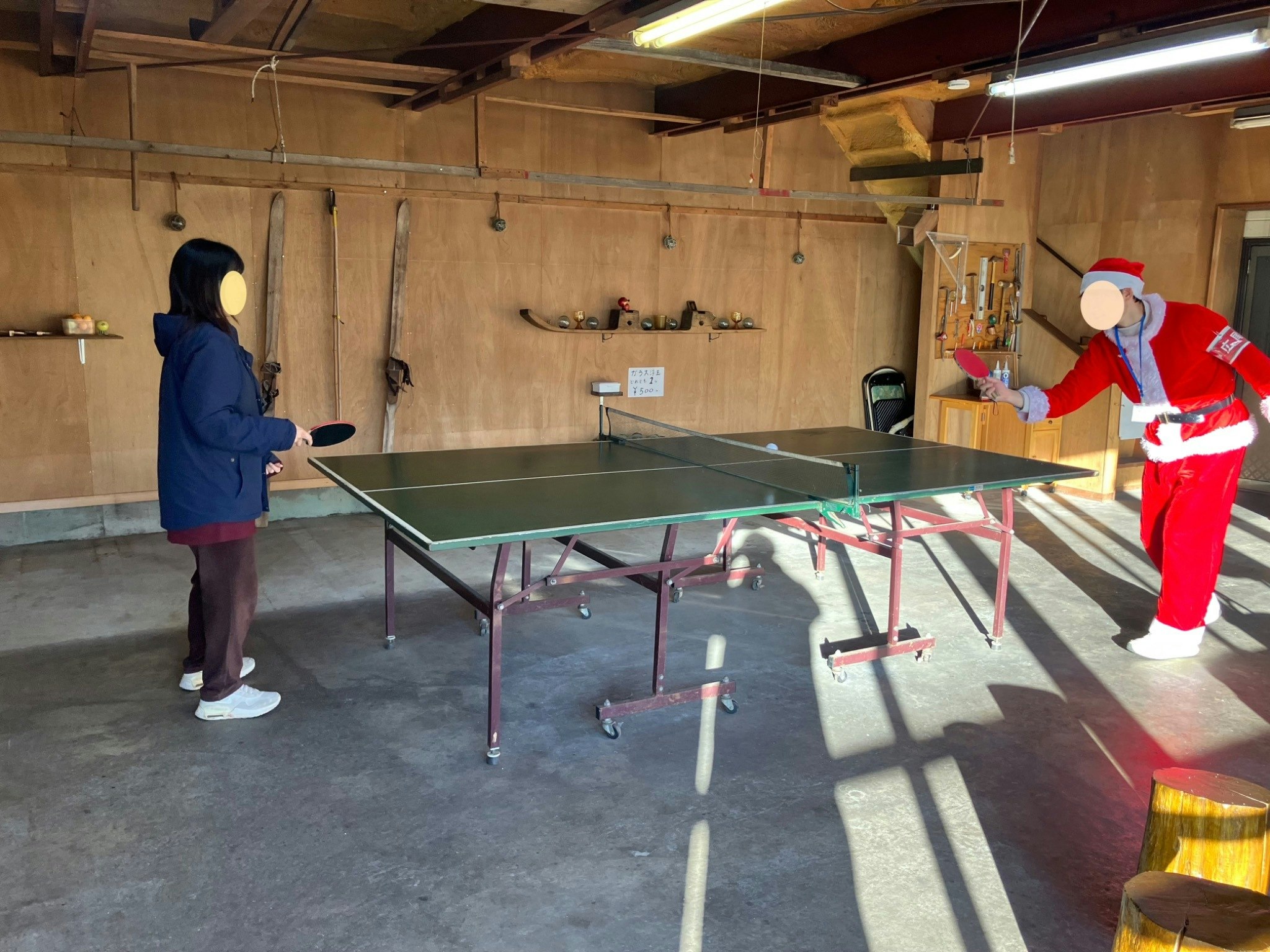 海、川、山が徒歩3分  一棟貸切【薪ストーブ、卓球台、屋内駐輪場もできる倉庫付き】BBQ、屋外設備も