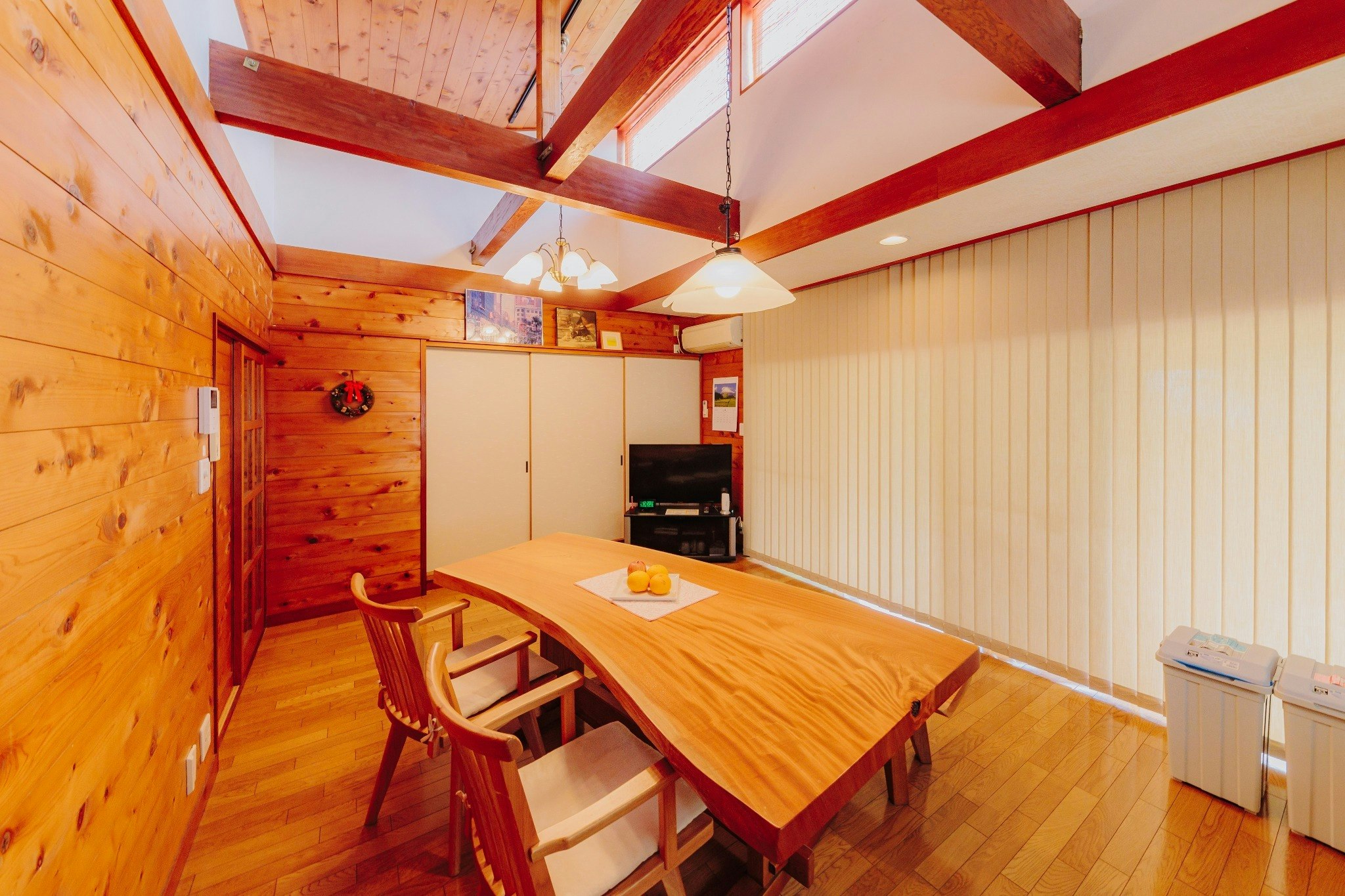 テラスでBBQ「伊豆高原 野鳥の郷ときわ荘」