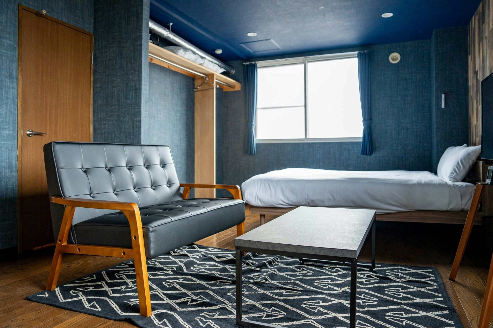 SILK COURT 301