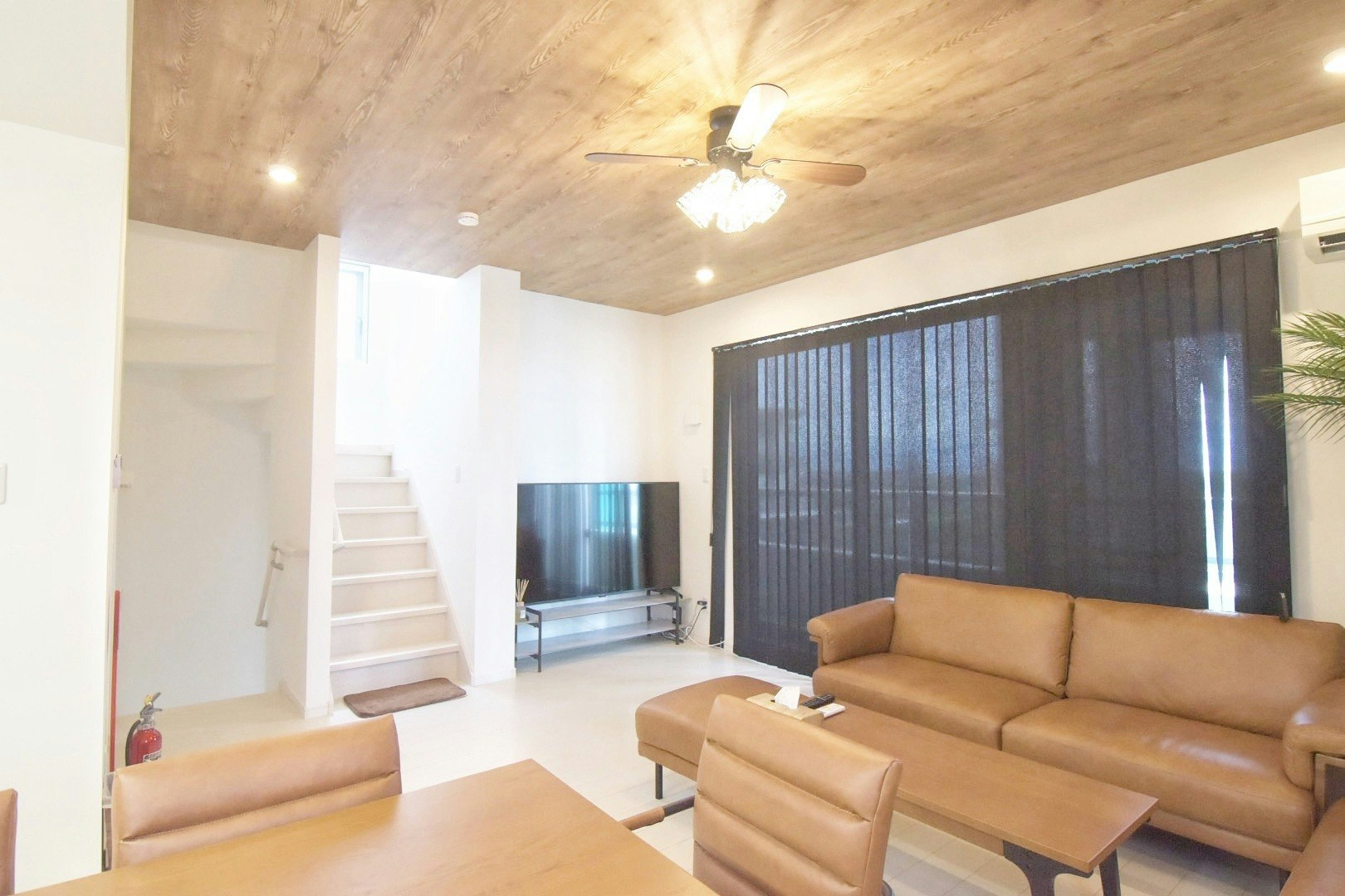 3階建プール付き一棟貸し/サウナ、BBQ、ペット可/家族・グループ旅行に最適!