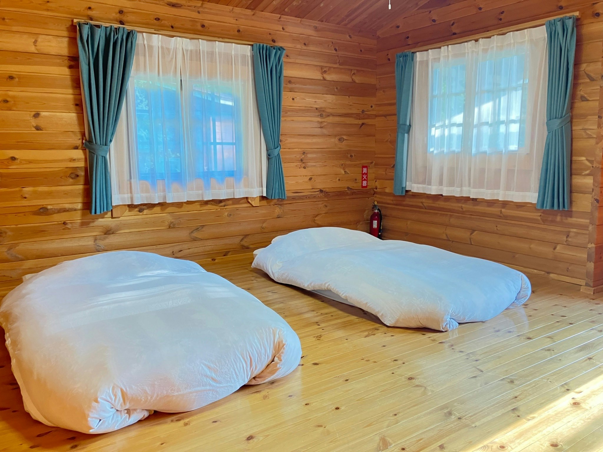 ⭐︎寝具付き⭐︎12畳ミニログキャビン「どんぐり1」広々キャビンでお気軽にキャンプを楽しもう♪