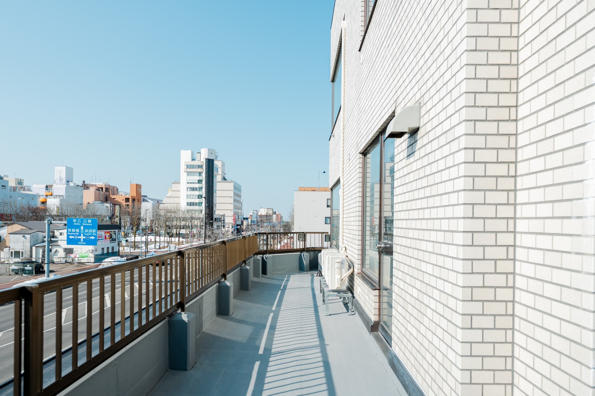 バルコニー付き!繁華街近くでアクセス良好!フロア貸しの宿