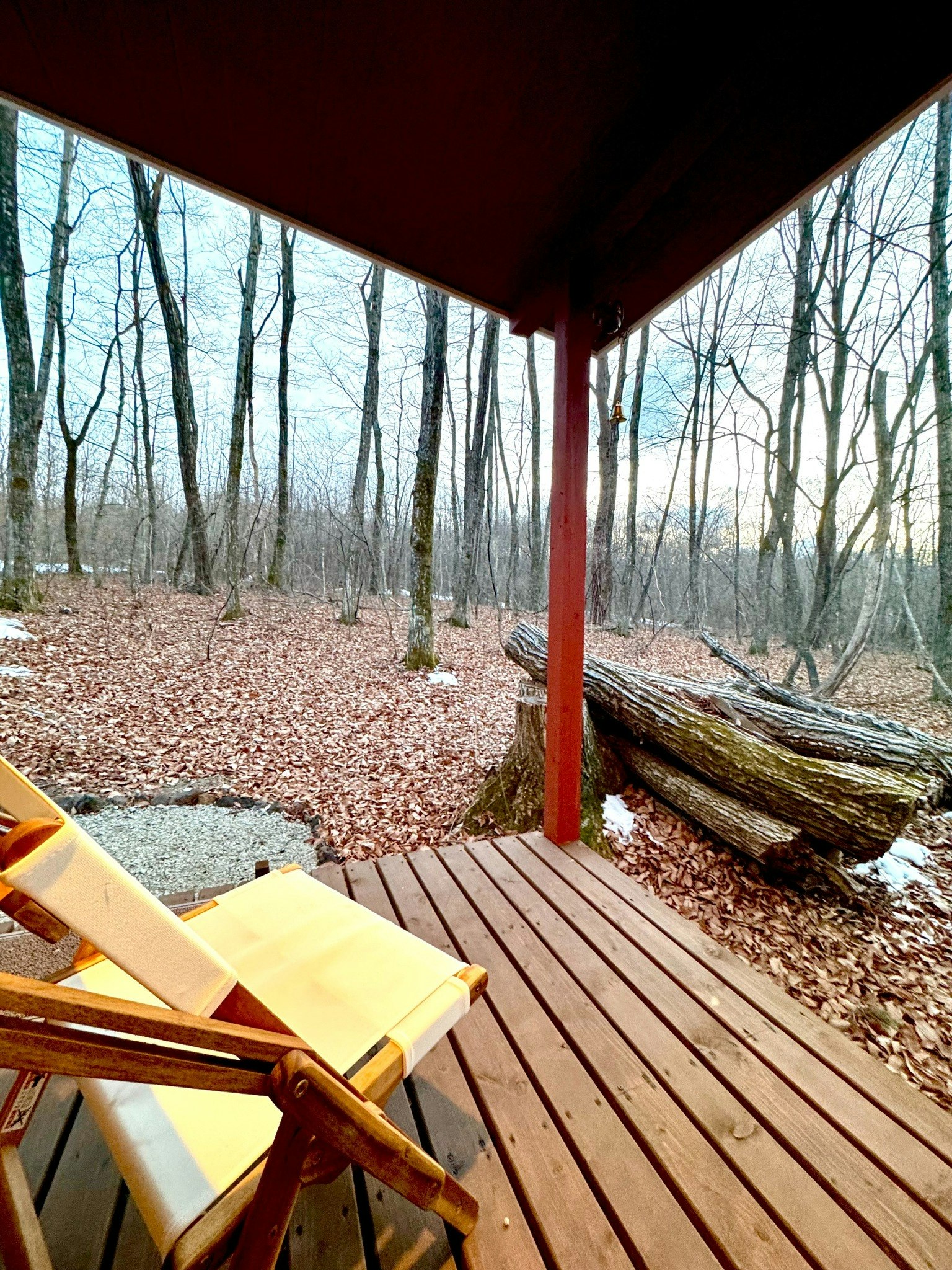 浅間山の麓で プライベートサウナや炭火BBQが楽しめる 真っ赤なフィンランドハウス