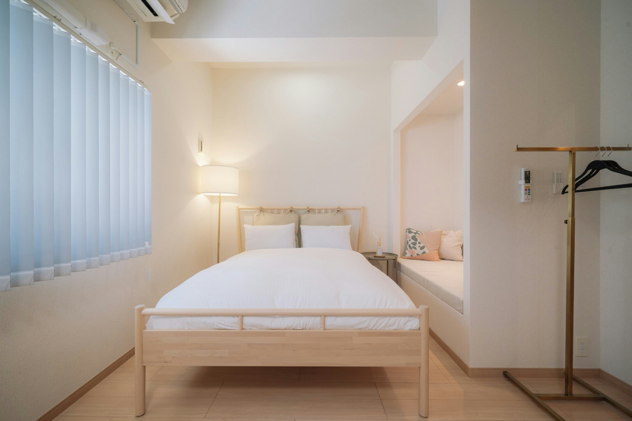 那覇市中心部に滞在/ゆいれーる県庁前駅から徒歩5分/人気の国際通り繁華街近く! !10名様まで宿泊可