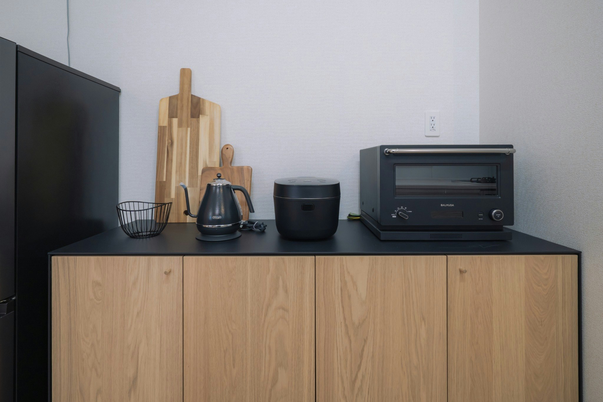 那覇市中心部に滞在/ゆいれーる県庁前駅から徒歩5分/人気の国際通り繁華街近く! !10名様まで宿泊可