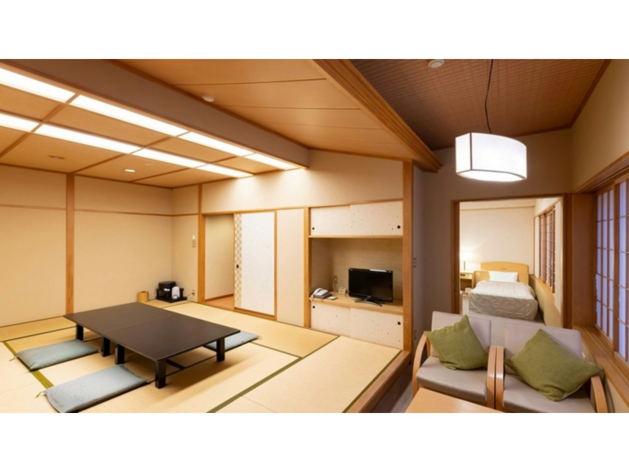 【バリアフリー】二間和洋室|すき焼き会席絶品お肉を秘伝の割り下で頂く至福の味