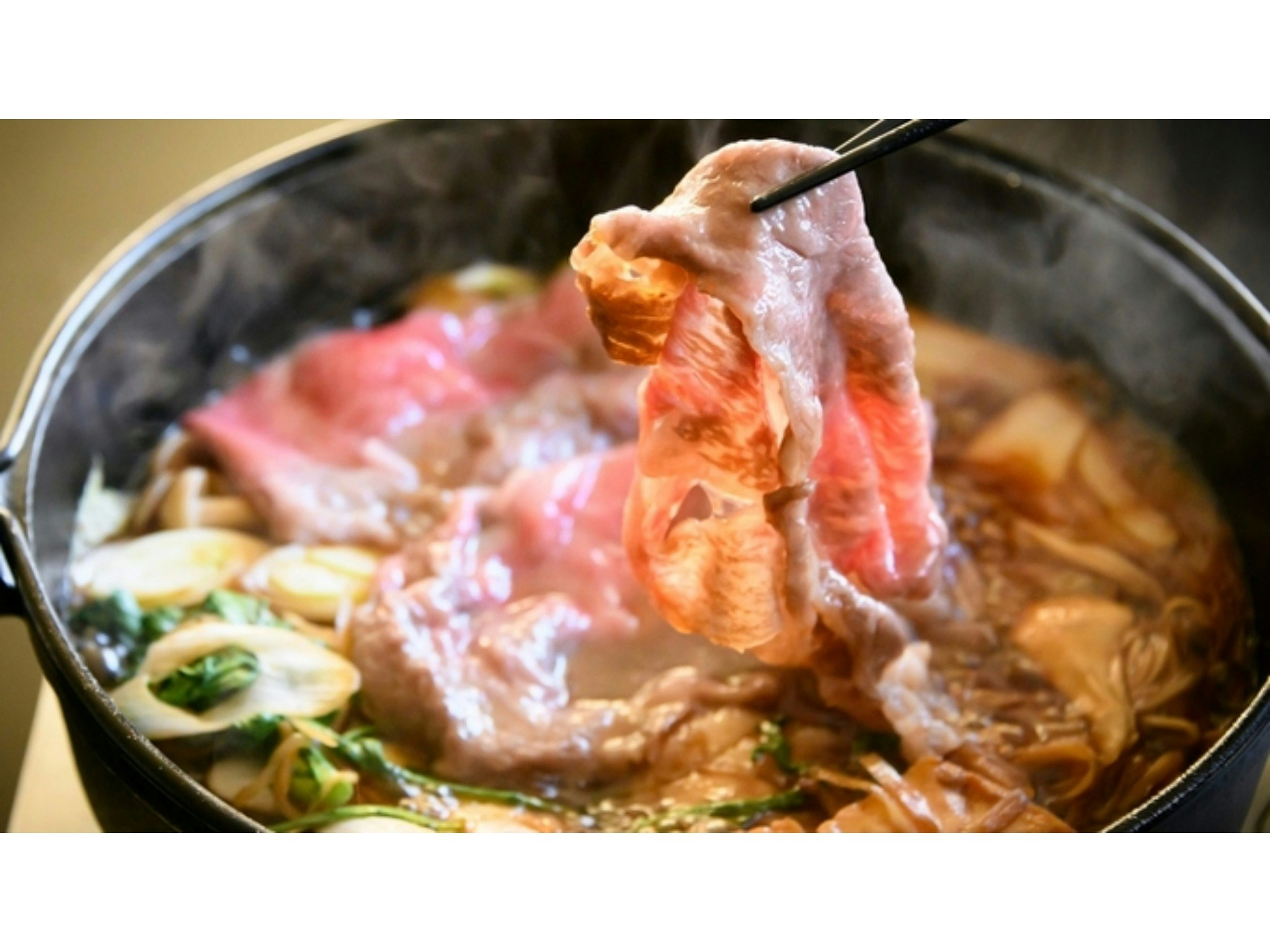 【角部屋】和洋室(いちご)|すき焼き会席絶品お肉を秘伝の割り下で頂く至福の味