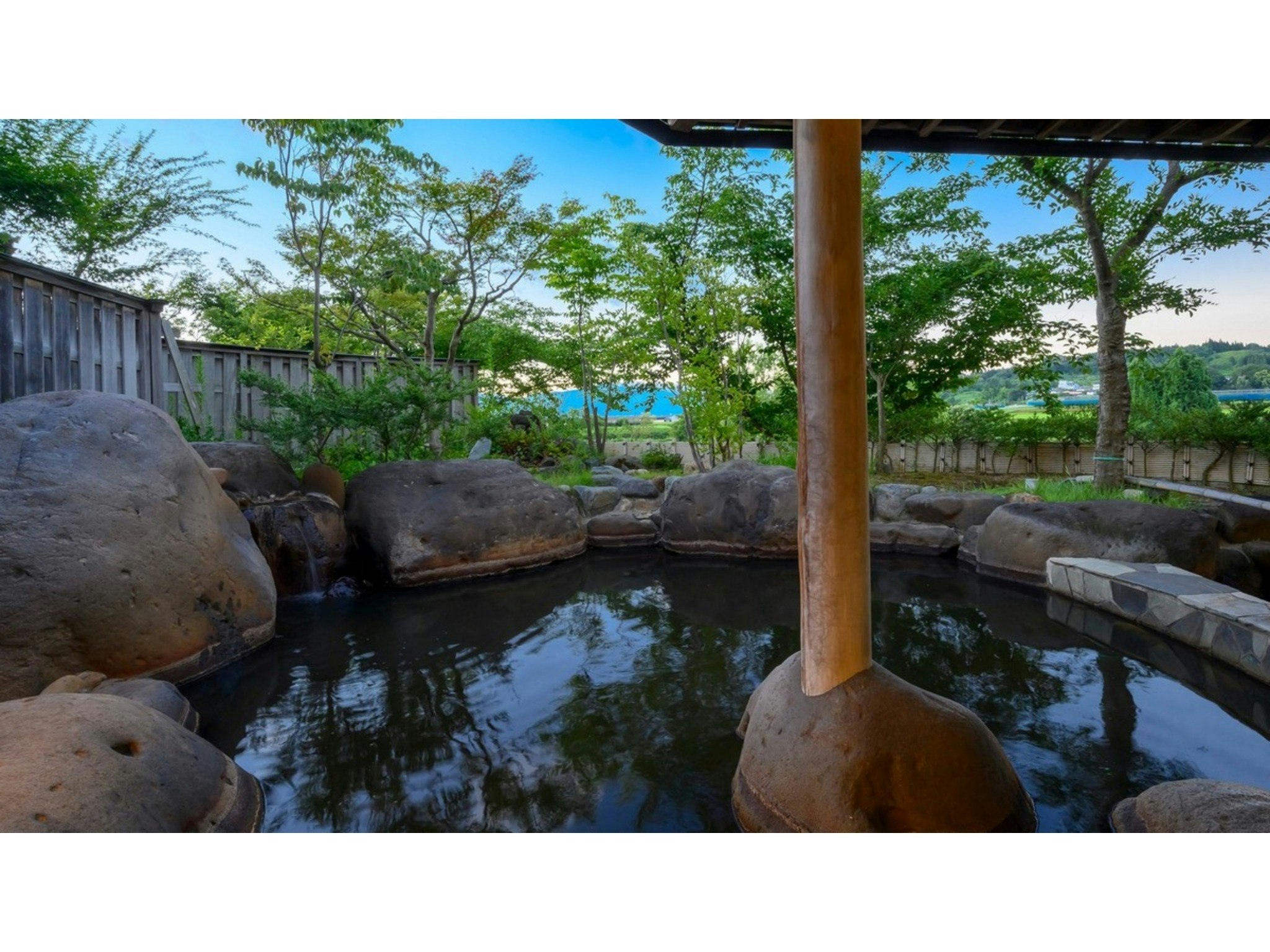 【別邸】最上川一望の特別和室|すき焼き会席絶品お肉を秘伝の割り下で頂く至福の味