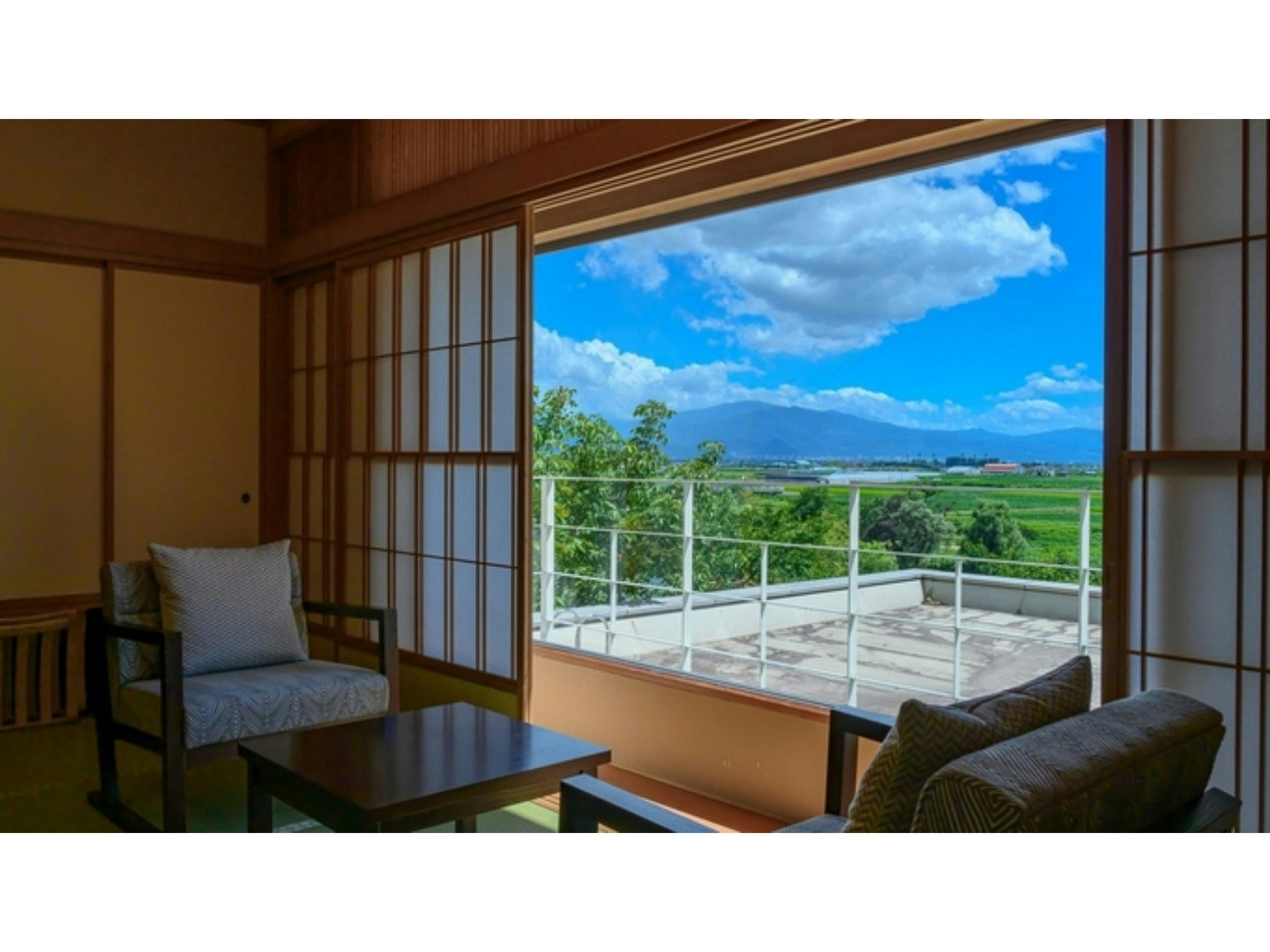 【リバービュー】和室15畳|【素泊まり】最上川リバービューと天然温泉で過ごす癒しの時間