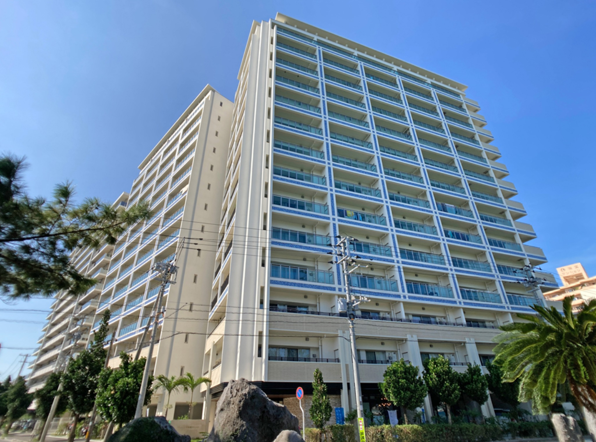 ⁨【最上階・開放ビュー】那覇空港10分以内/フェリーターミナル・58号線近く、沖縄全域アクセス抜群!