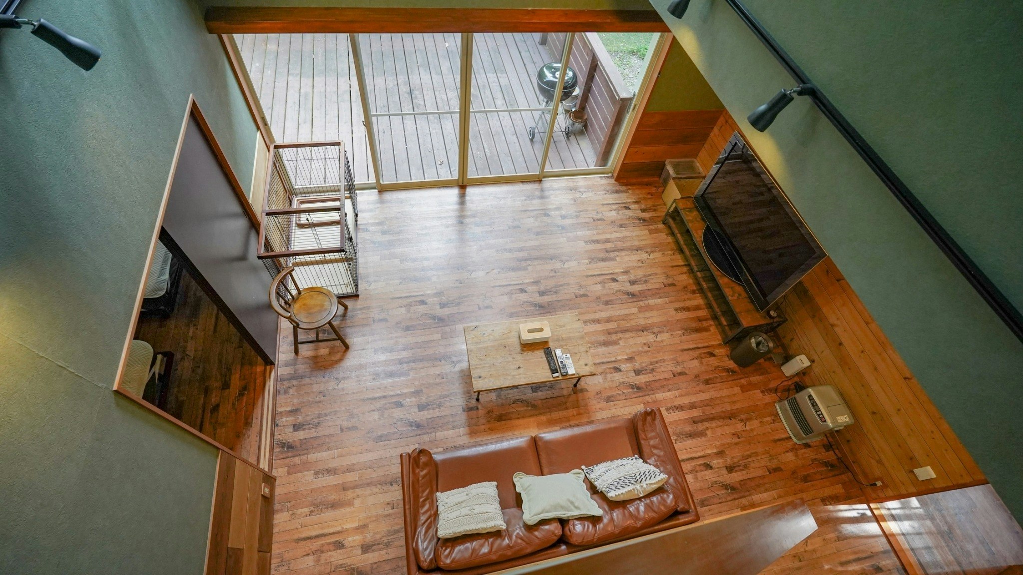 R-92EE2A_House