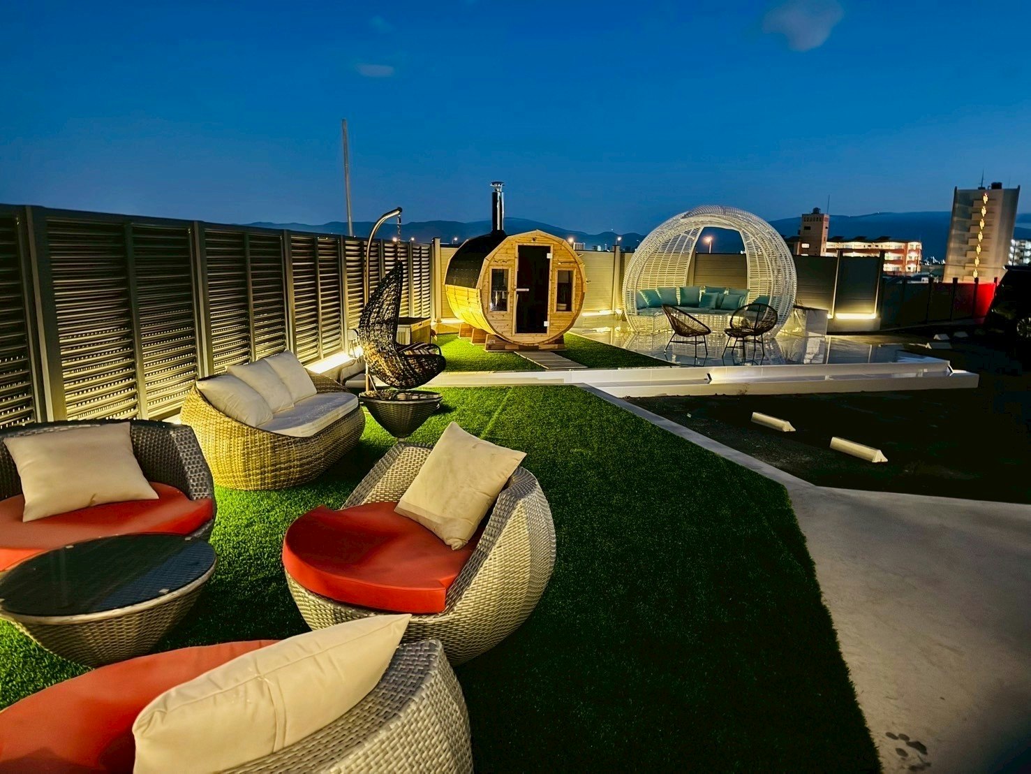 New!Luxury Hills 室内外1500m2超絶景パティオサウナBBQ駐車場4台プール、ペッ