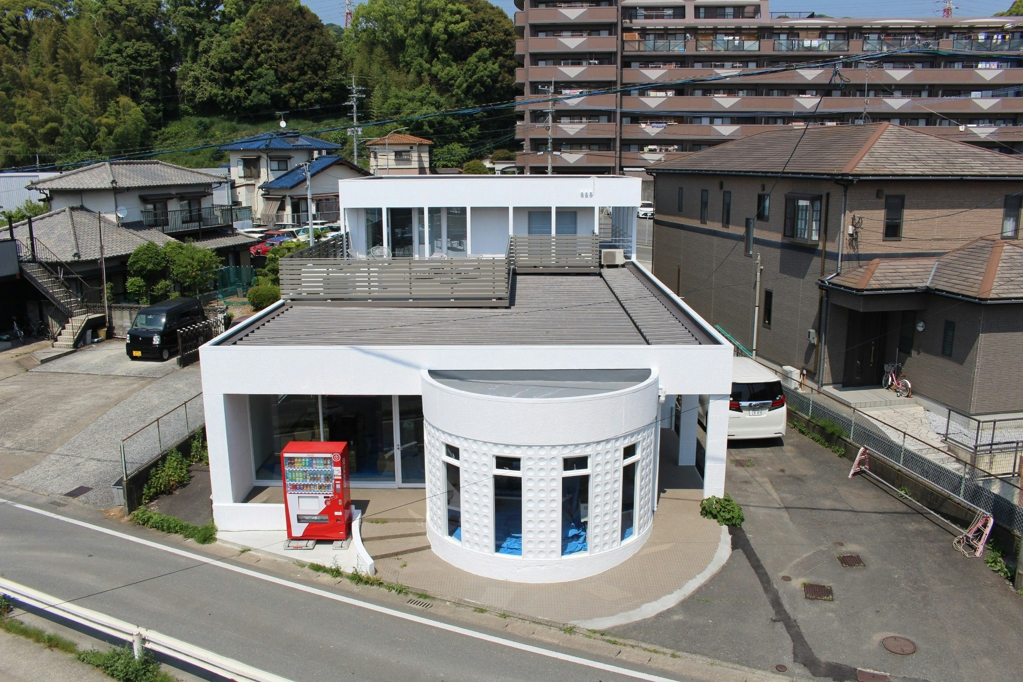 Newエアポートテラスハウス大型ルーフバルコニー・ペット可・1棟2階建広い貸切ビィラ・駐車場・サウナ