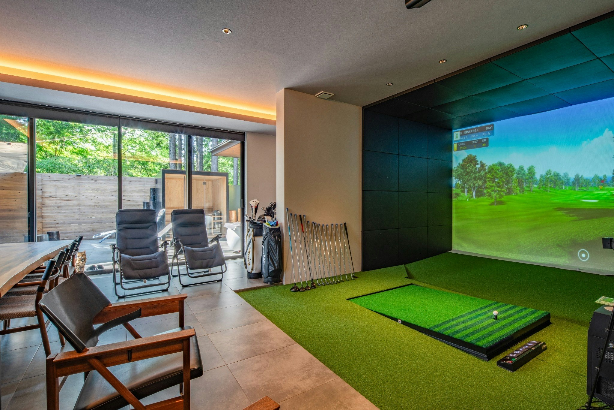 本格ゴルフ&VIPサウナ付き。箱根の美景に包まれる新築貸切宿。ゴルフ仲間と最高のひと時を。