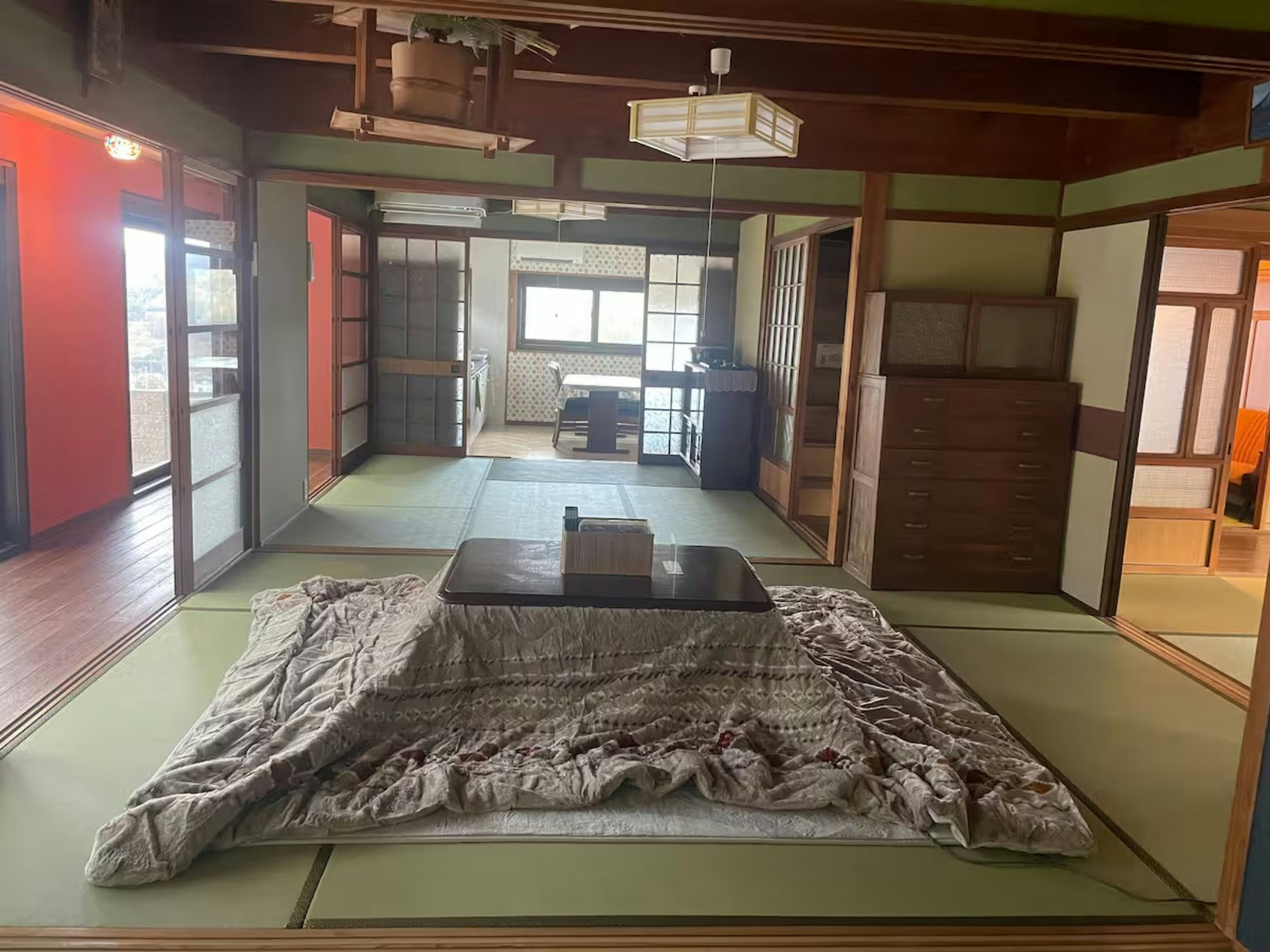 不便を楽しむ。昭和レトロな農民家で貸切広々まったり〜