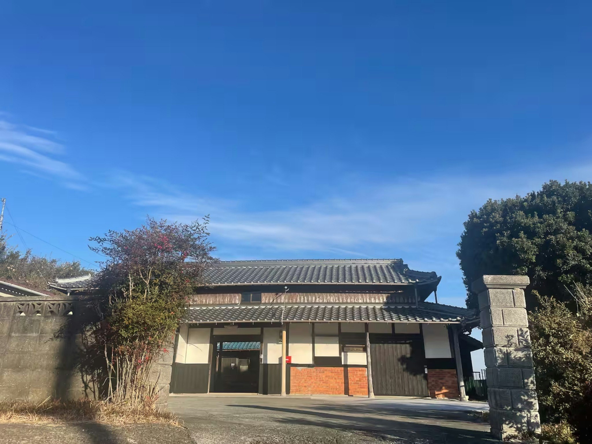 不便を楽しむ。昭和レトロな農民家で貸切広々まったり〜