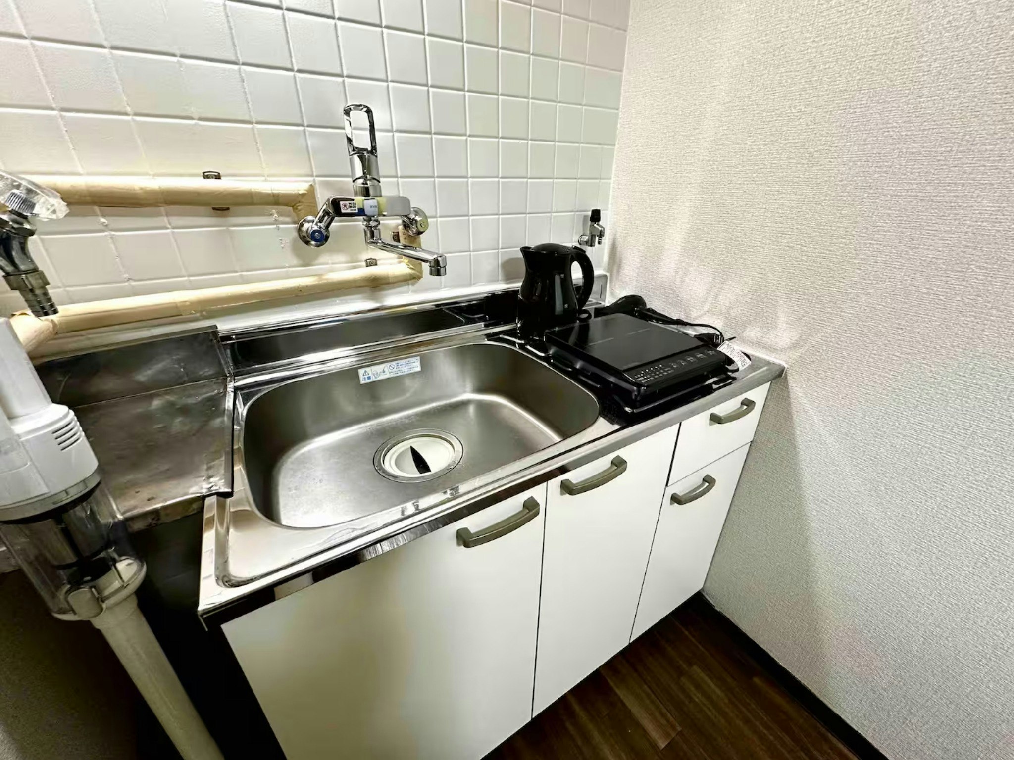 【禁煙】【2-7】地下鉄駅徒歩7分の格安アパートメント 最大2名滞在可でネット無料エアコンも完備