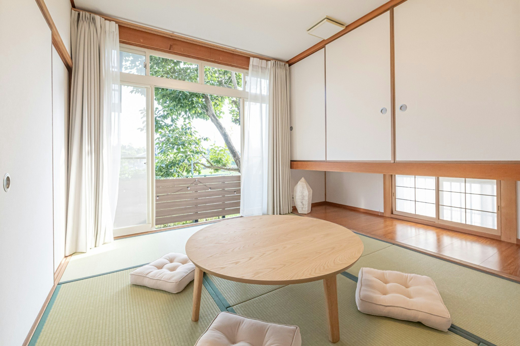 琵琶湖貸切別荘・近江舞子駅から徒歩9分・定員11名・BBQデッキ・駐車場1台