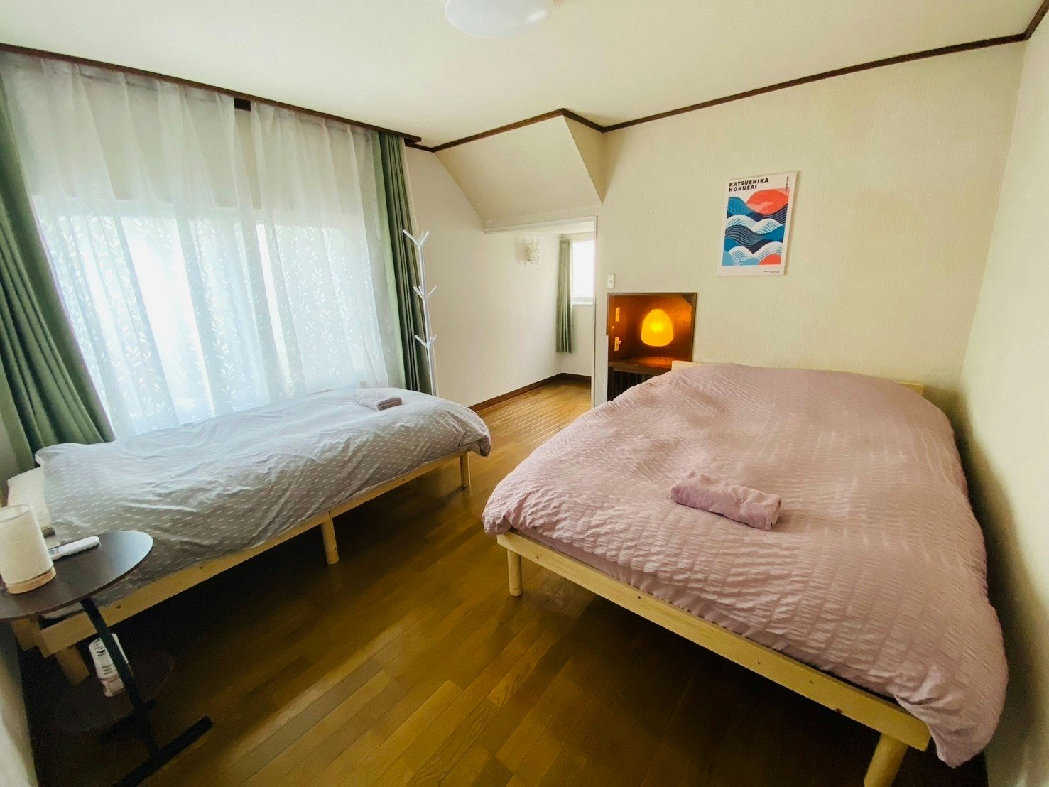 昭和の雰囲気が漂う広々とした2階建ての宿(1 階貸切)