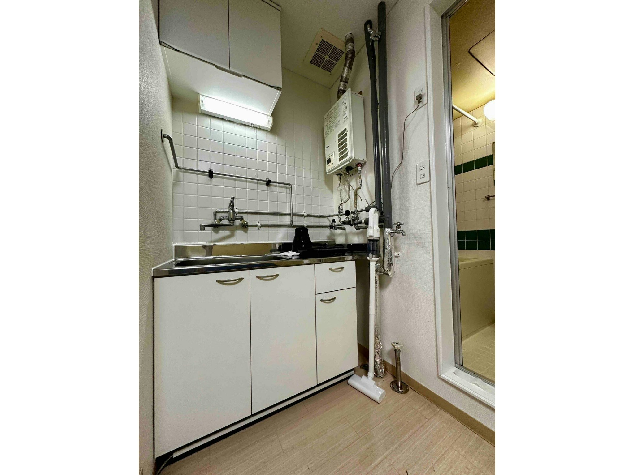 【3】地下鉄駅徒歩7分の格安アパートメント 最大2名滞在可でネット無料エアコンも完備