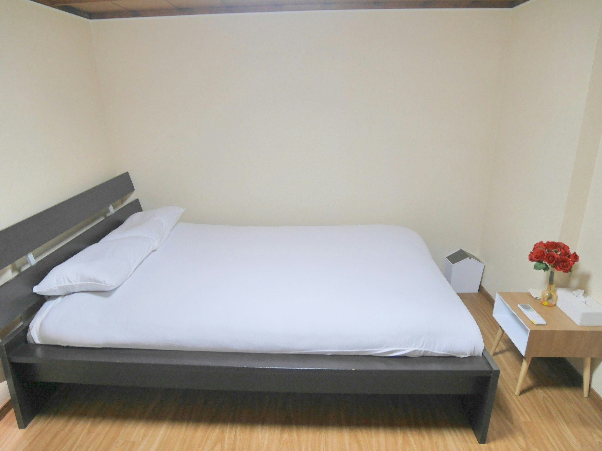 天下茶屋駅徒歩8分!最大10人宿泊可!広々70m2!寝室3部屋!高速Wifi接続可!