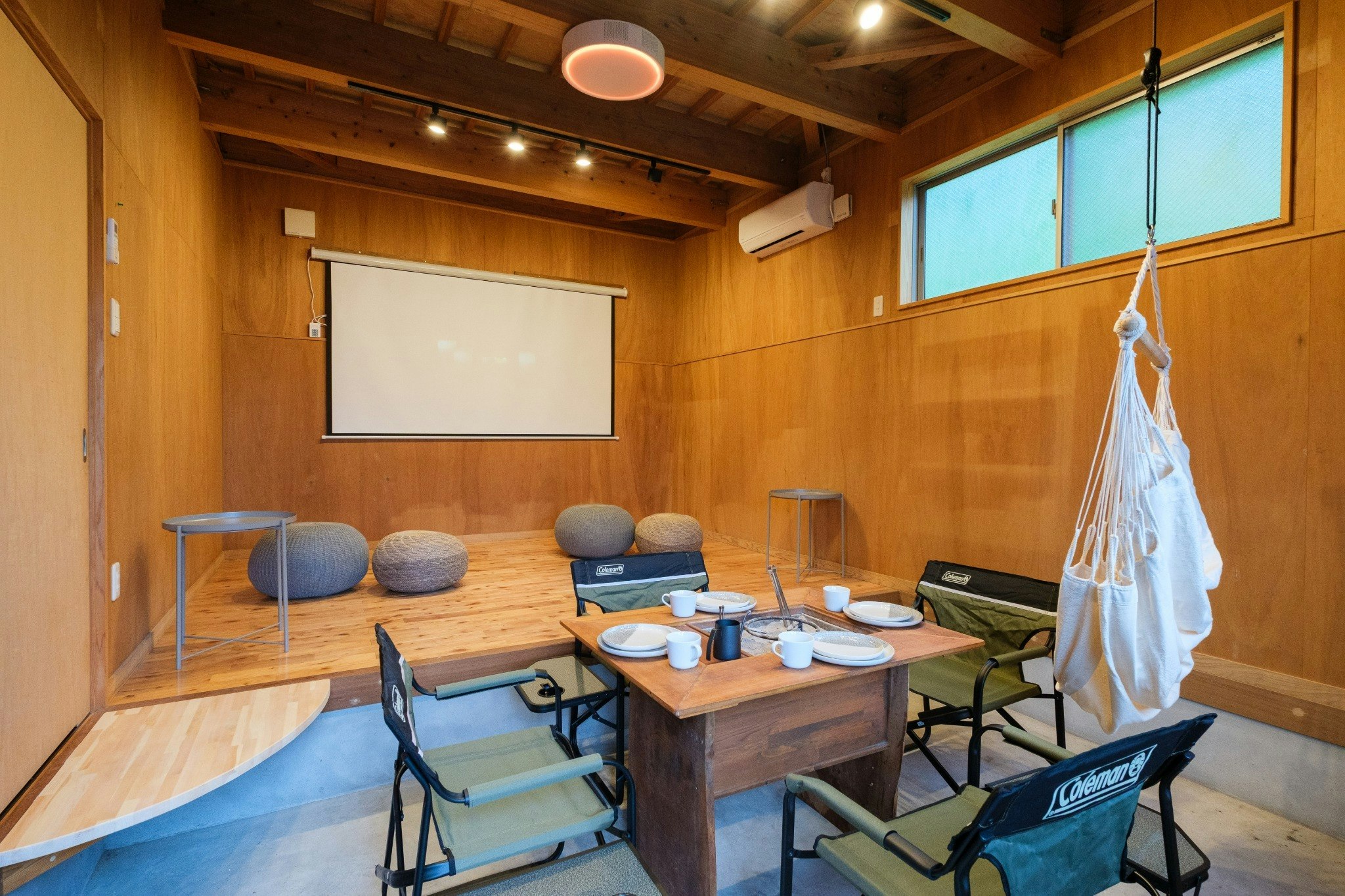 誰もが魅了される桜島ブルーを満喫する隠れ家一棟貸し。家族、友人との団らんにお勧めです。