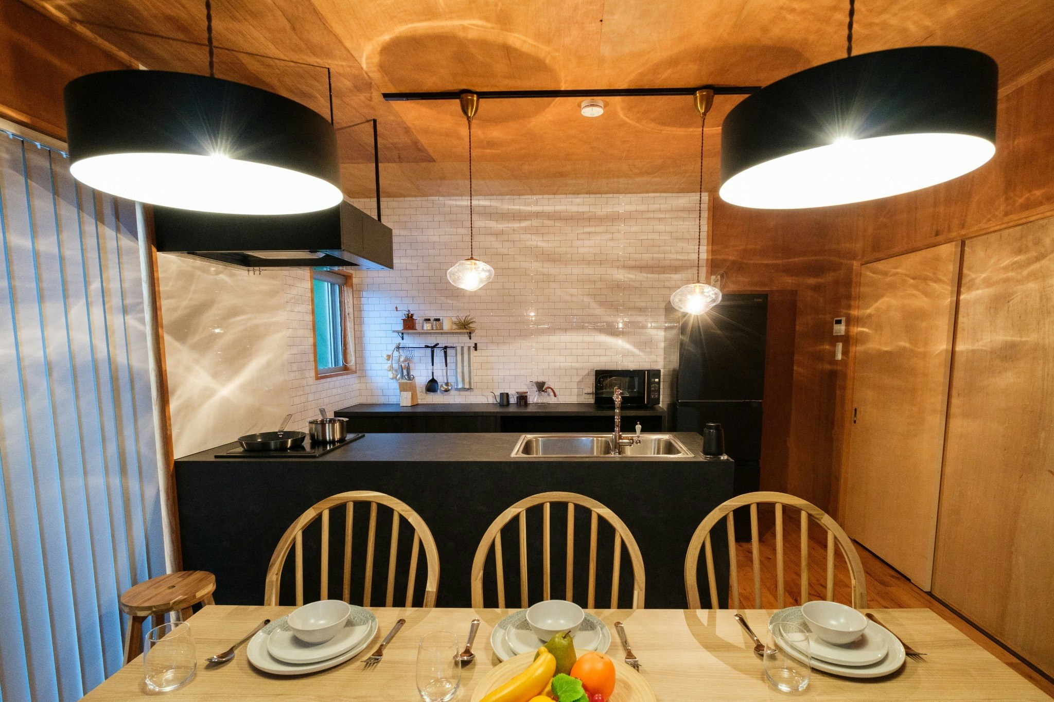 誰もが魅了される桜島ブルーを満喫する隠れ家一棟貸し。家族、友人との団らんにお勧めです。