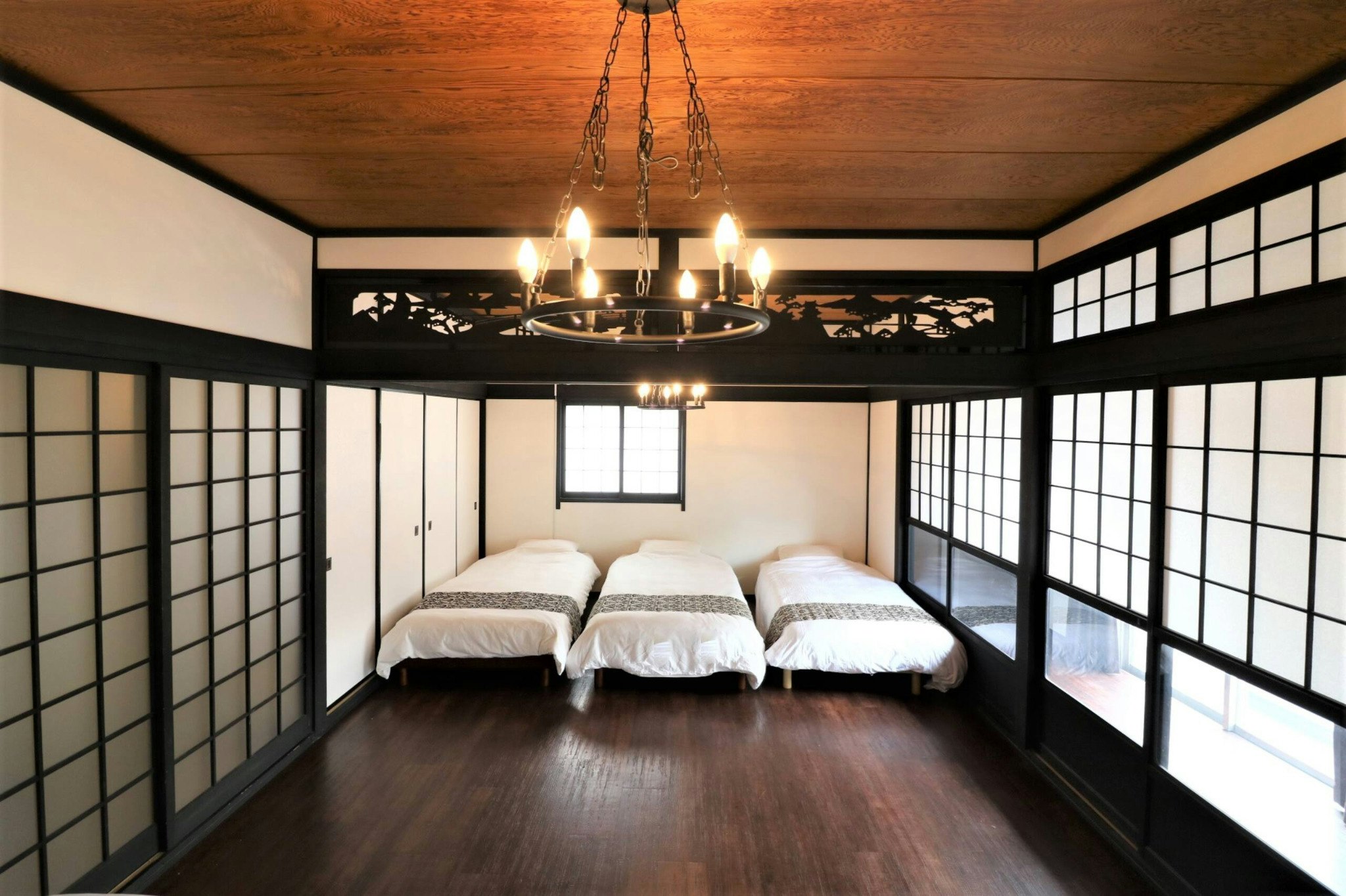 New! USJ 10分/広々4LDK 11ベッド/無料Wifi /無料駐車場1台/OC3