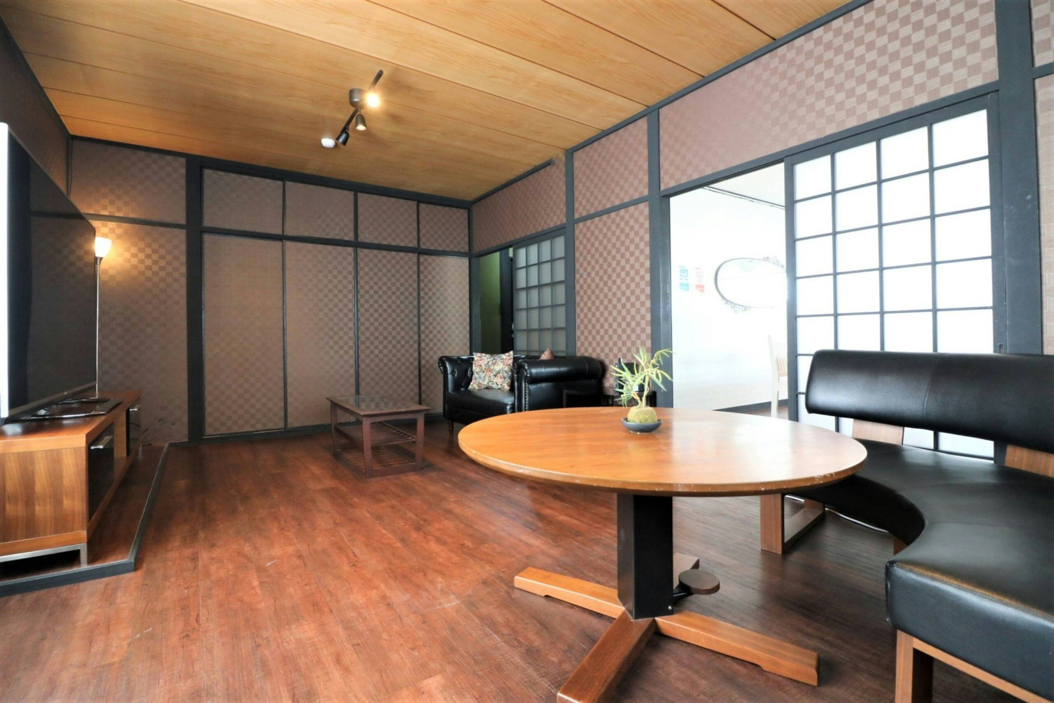 万博まで2駅 /USJ10分 /広々2LDK /無料駐車場1台/OC21