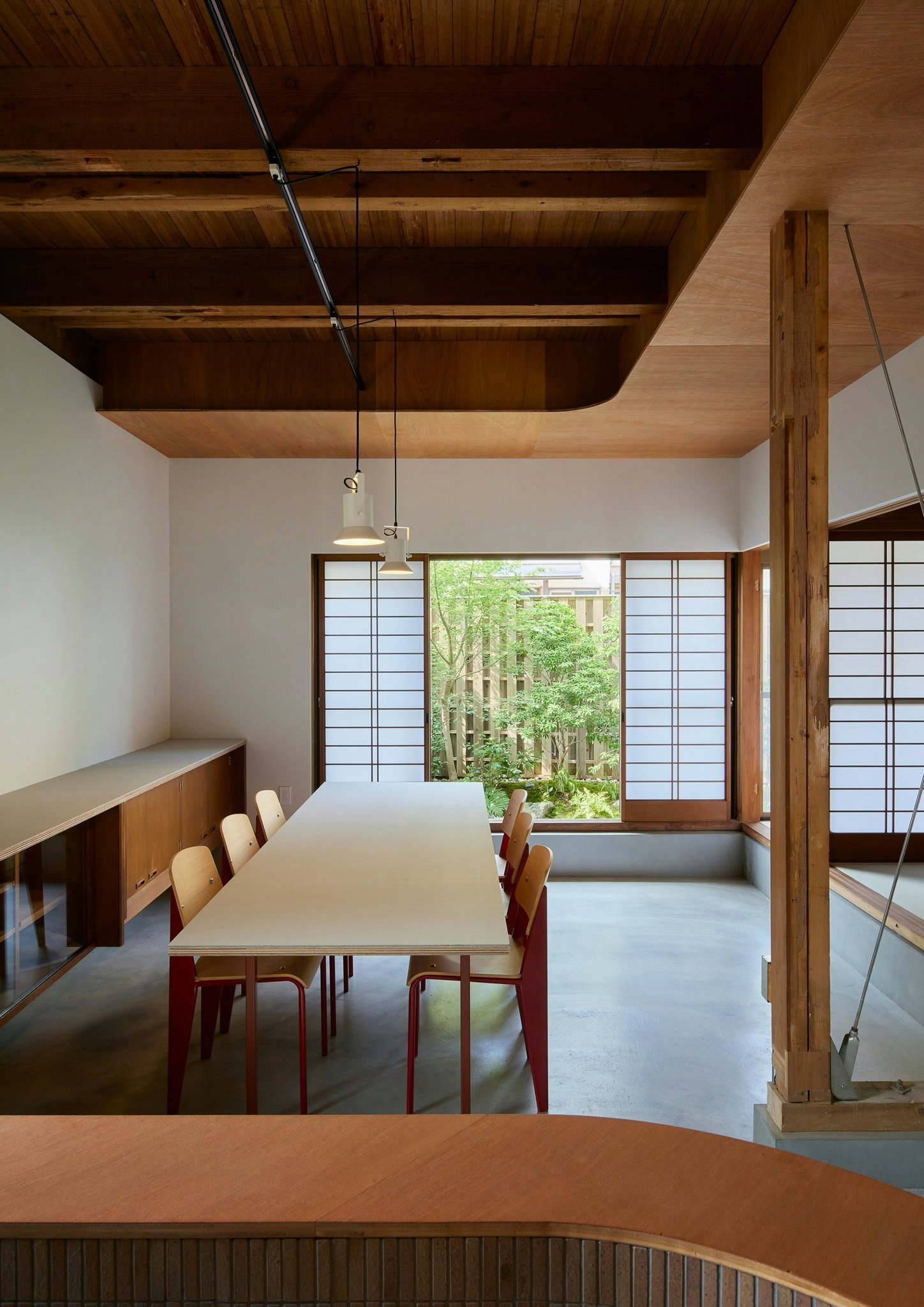 JR大津駅徒歩10分。広々としたゲストハウス。近くにサウナ銭湯有り