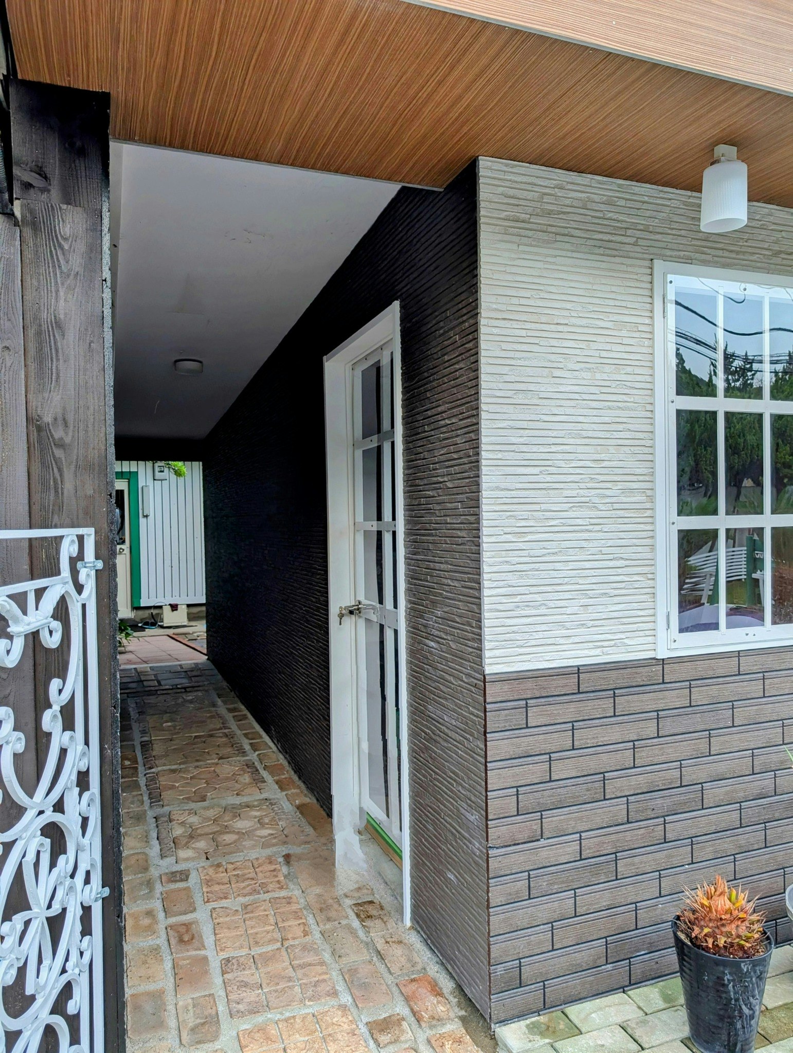 海を見ながらゆったり広々すごせる和洋室