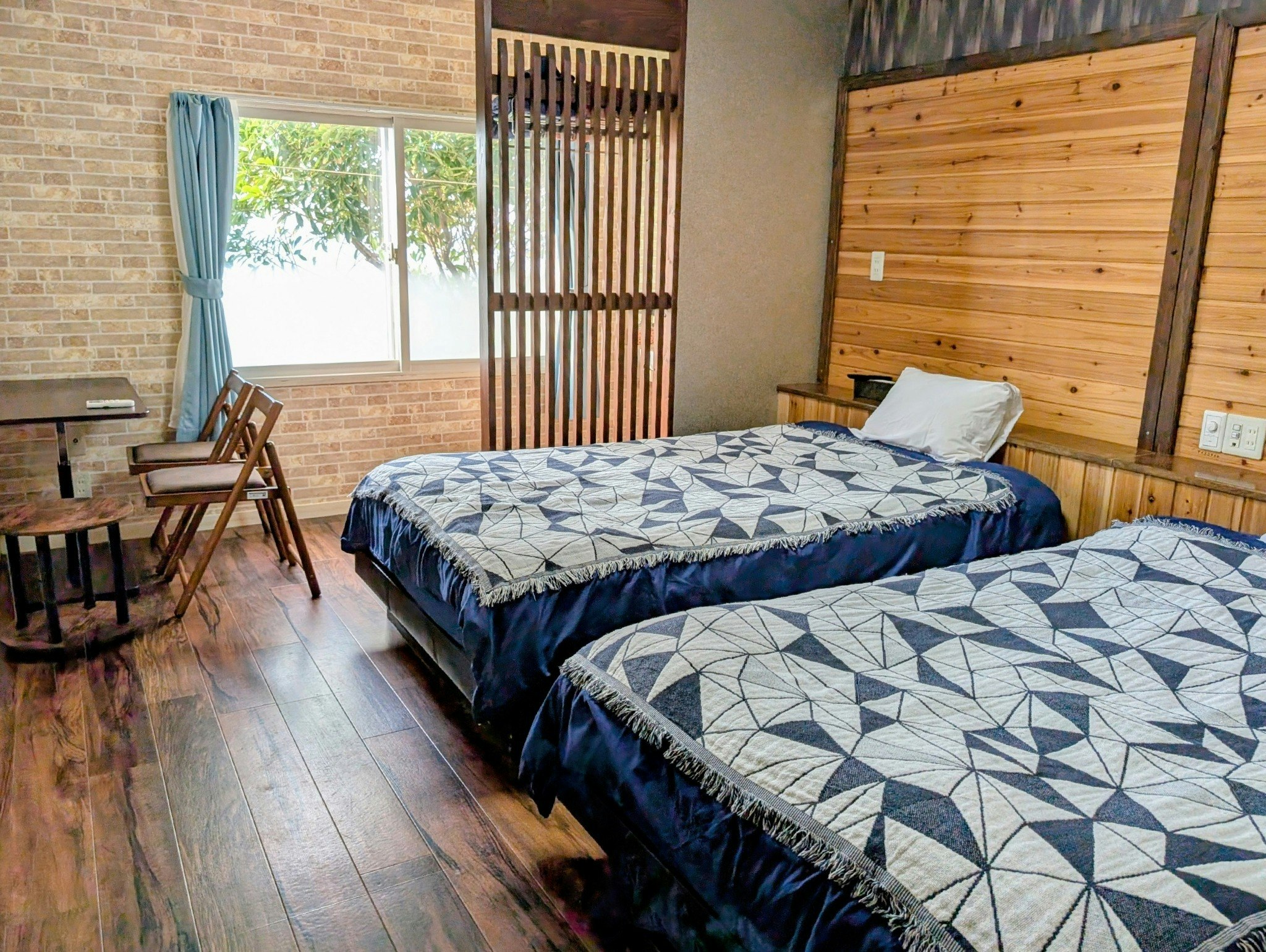 窓から日本海を感じるツインルーム