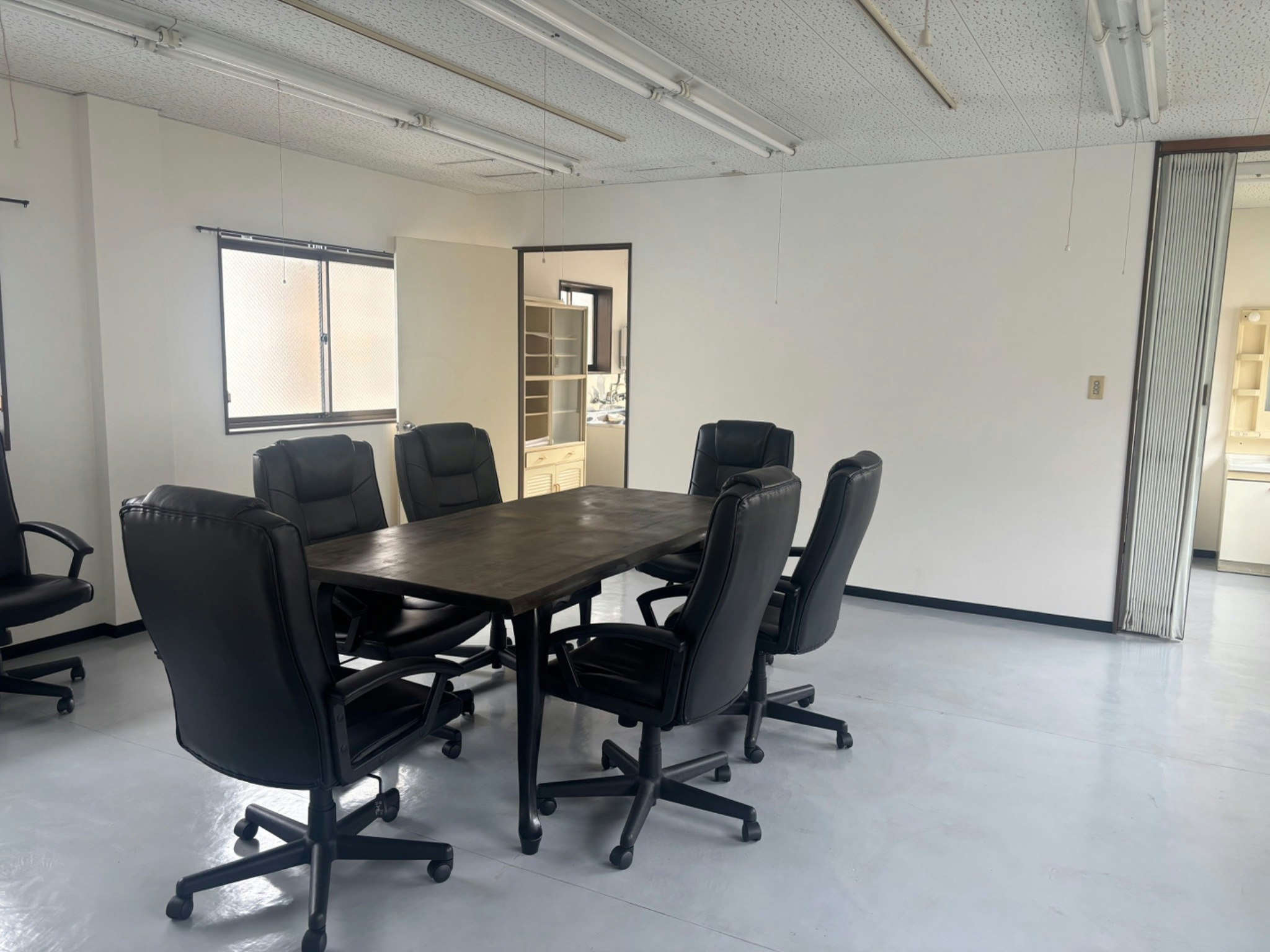 家族友達企業団体の宿泊会議研修作業向け1棟まるごと多目的ホール