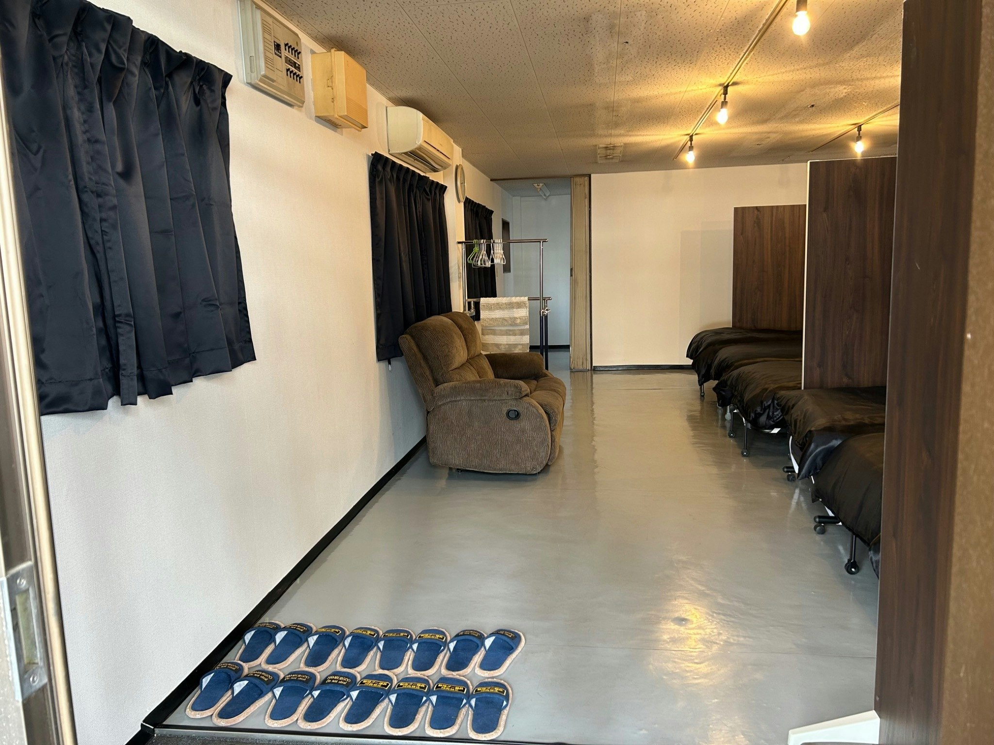 家族友達企業団体の宿泊会議研修作業向け1棟まるごと多目的ホール