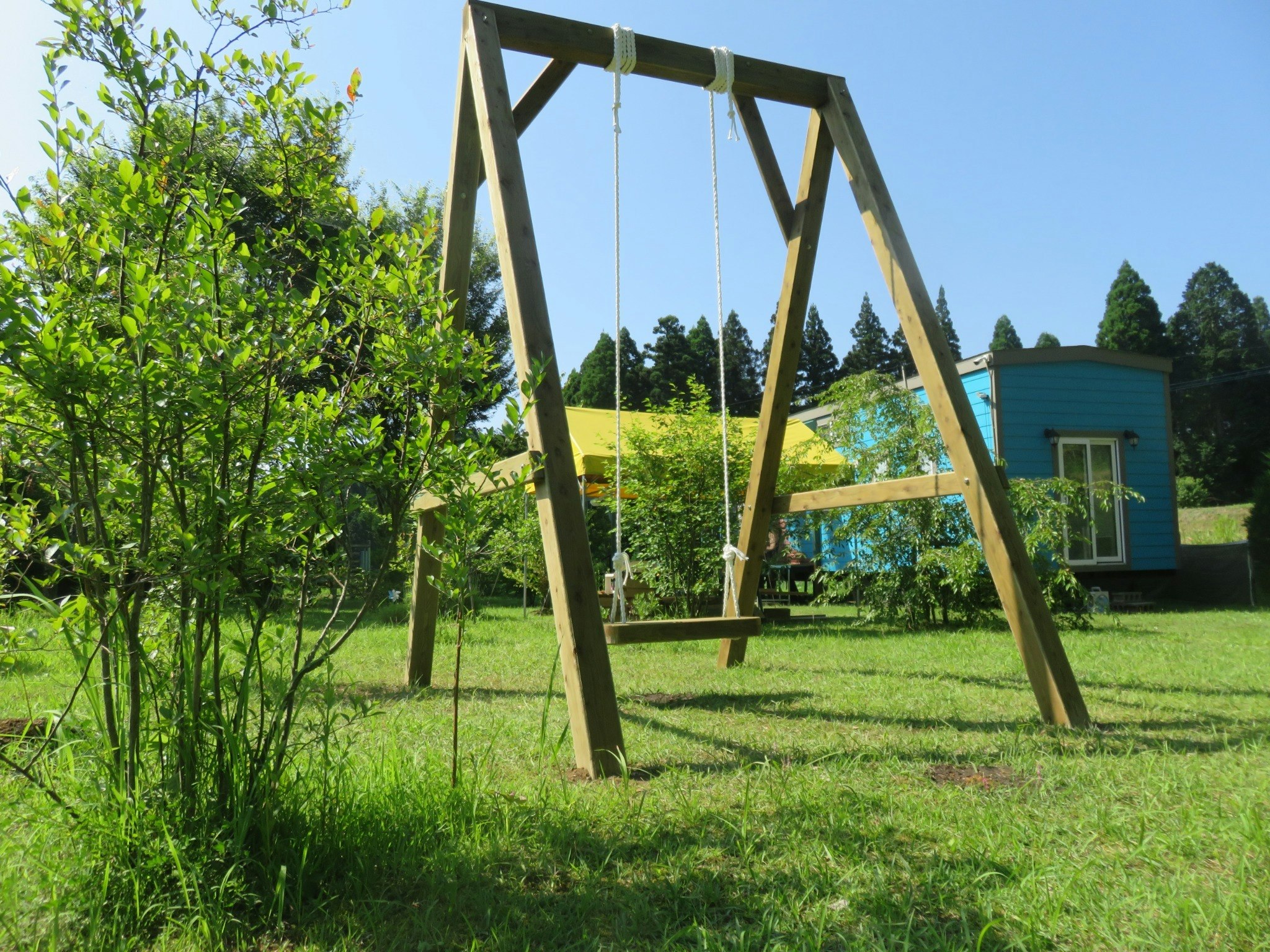 最大級のトレーラハウス、ロフト付きで窓も沢山設けてあり大自然が家の中からでも堪能できます。