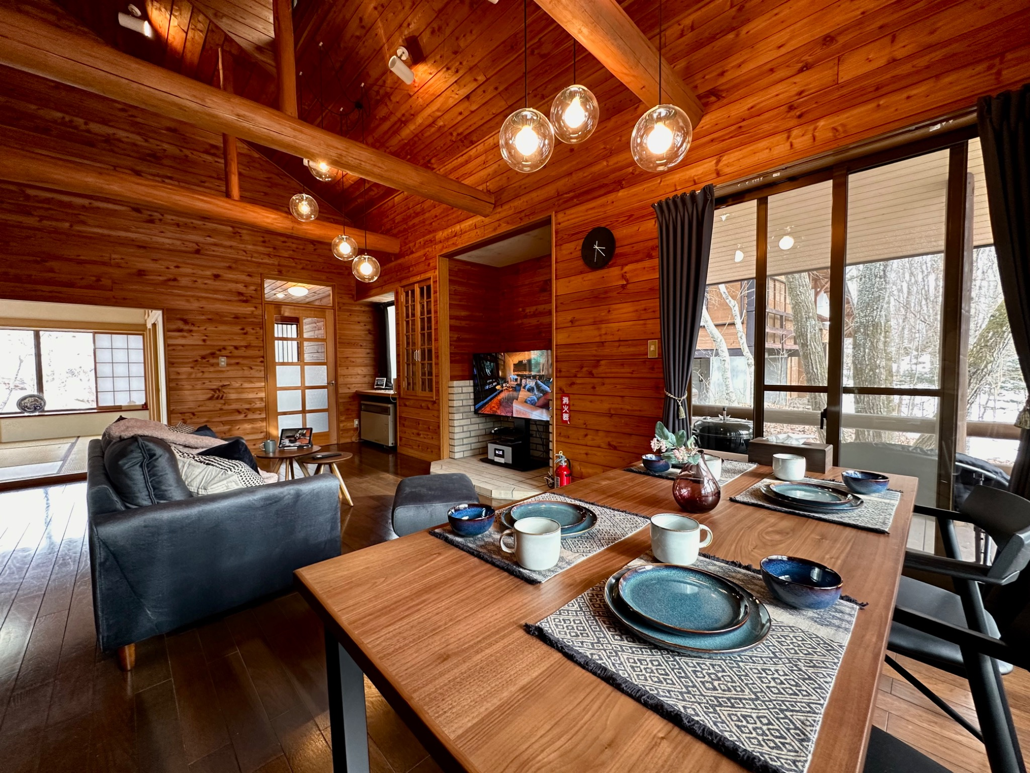 Villa024#花の街F300#北軽井沢#木洩れ日が差し込む#R-90F28F