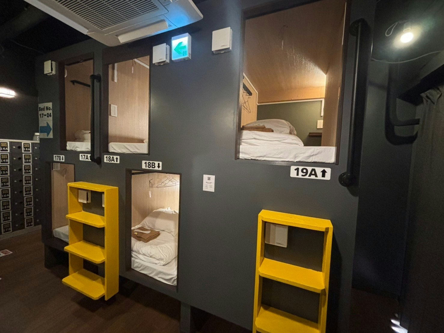 男女共用ドミトリー 2段ベッド1名分