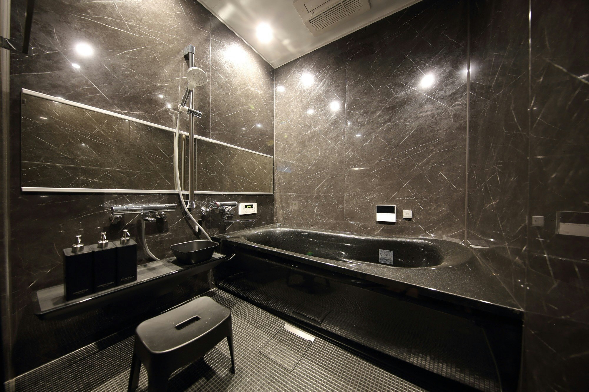 2025年新築!高級家具家電付き 森の高級デザイン別荘!BBQ可!最大14名 河口湖ICから10分